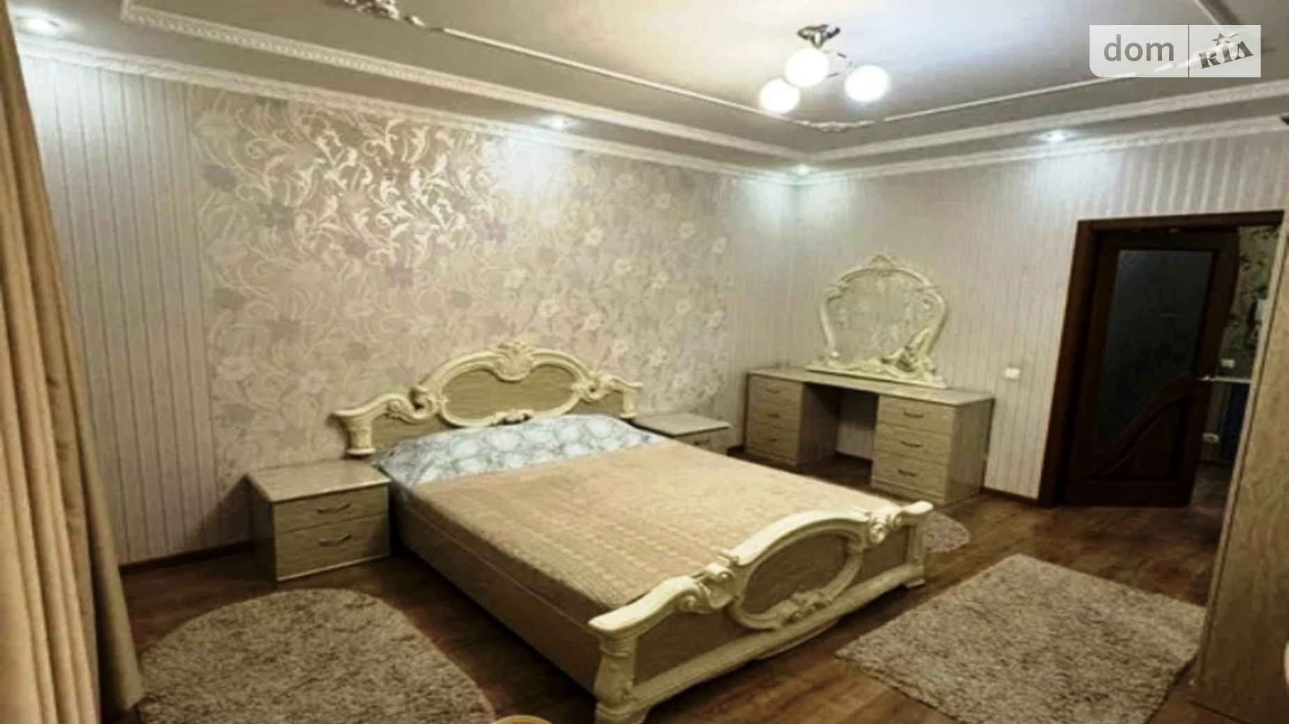 Продається 2-кімнатна квартира 70 кв. м у Одесі, вул. Палія Семена, 77