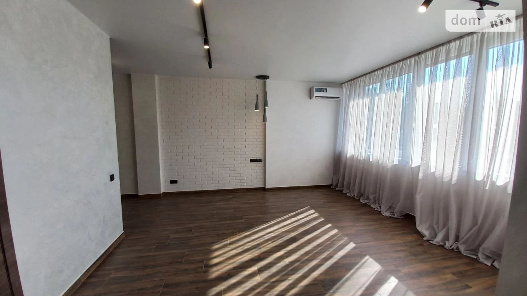 Продается 1-комнатная квартира 46 кв. м в Днепре, ул. Августовская - фото 2