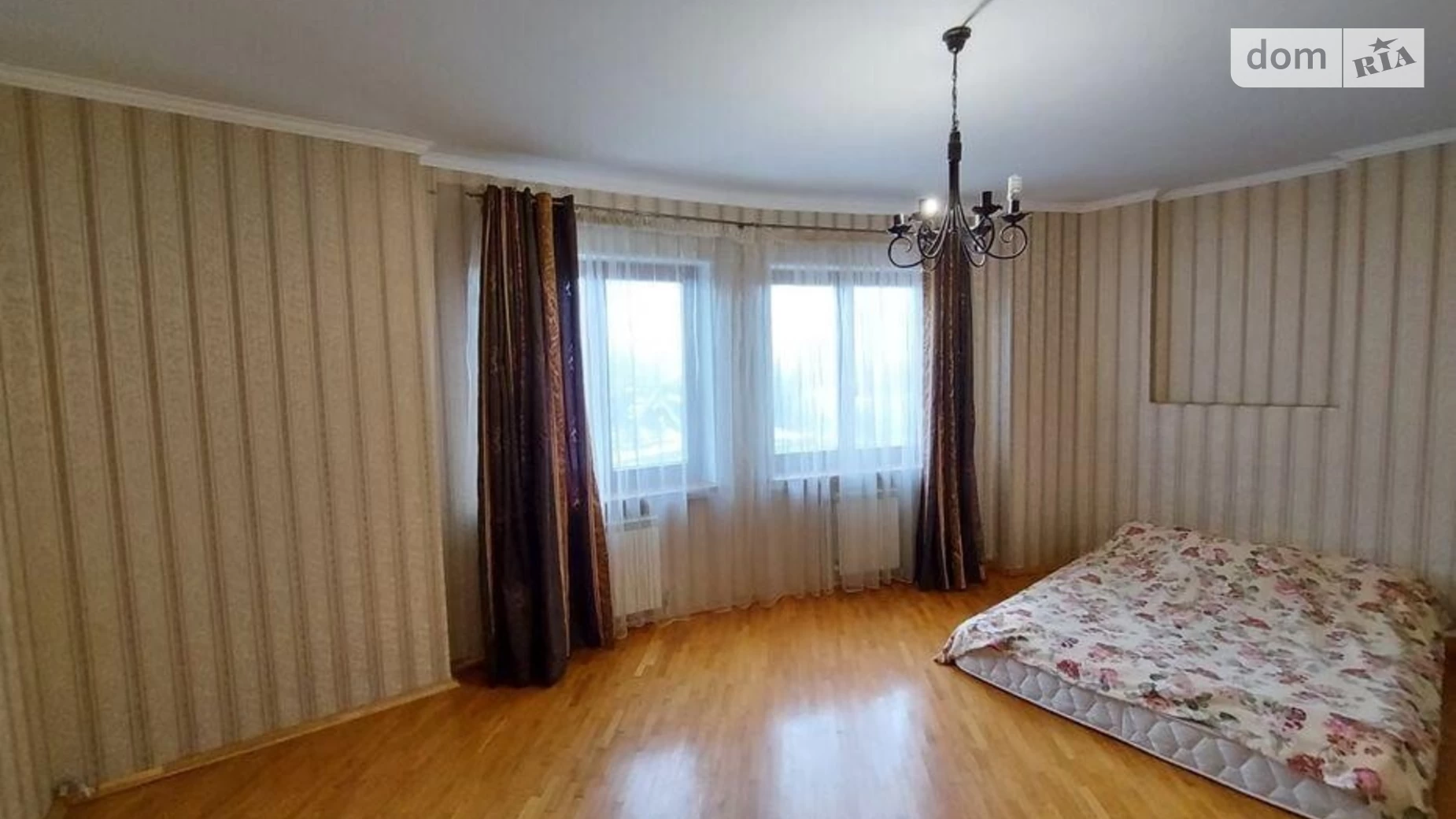 Продается 2-комнатная квартира 78 кв. м в Киеве, ул. Виктора Забилы, 5