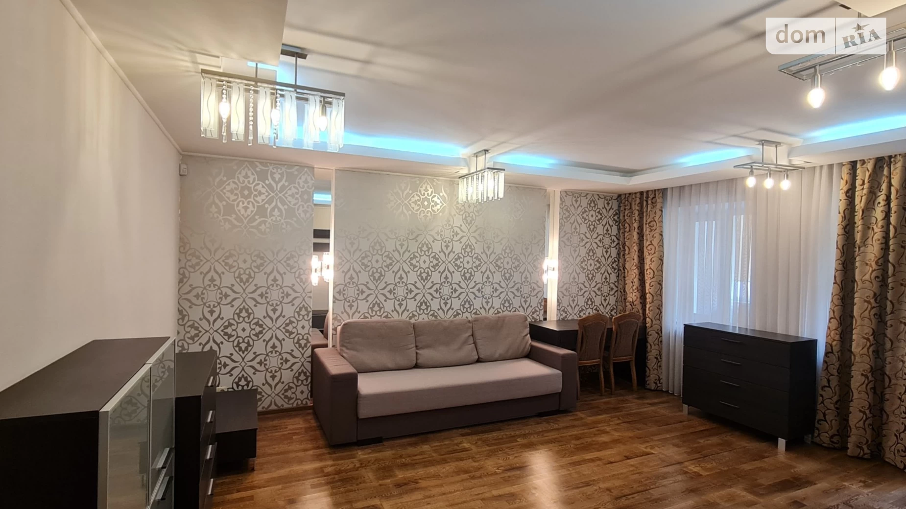 Продается 1-комнатная квартира 51.2 кв. м в Хмельницком, ул. Вайсера