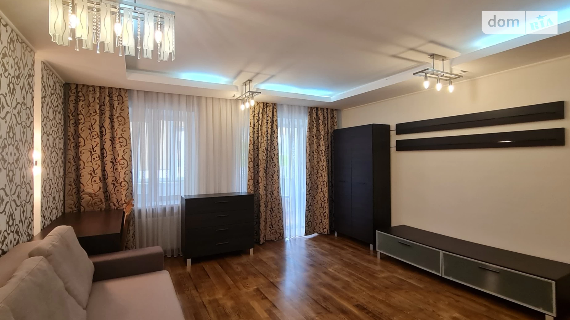 Продається 1-кімнатна квартира 51.2 кв. м у Хмельницькому, вул. Вайсера