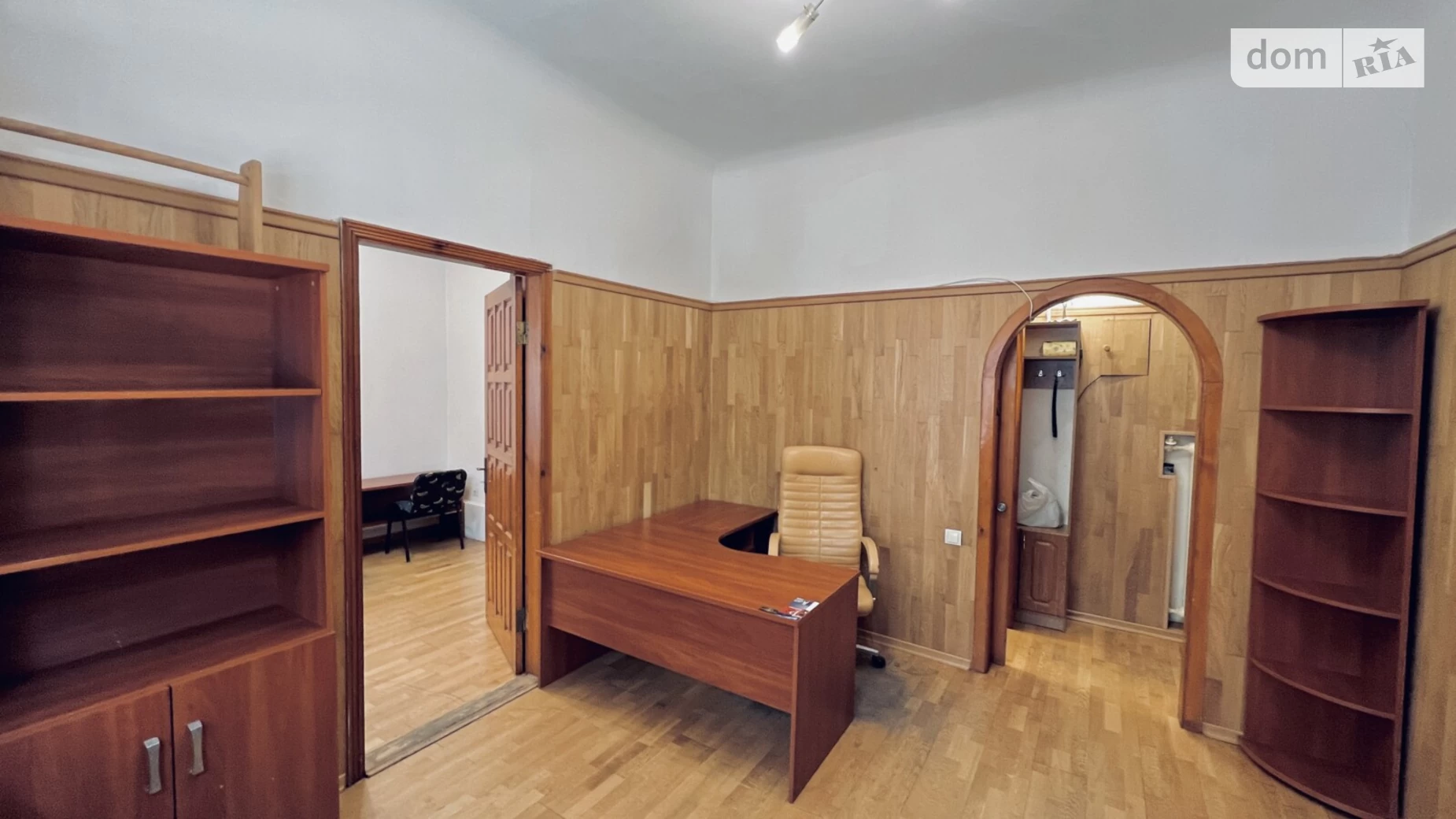 Продається 2-кімнатна квартира 32.3 кв. м у Києві