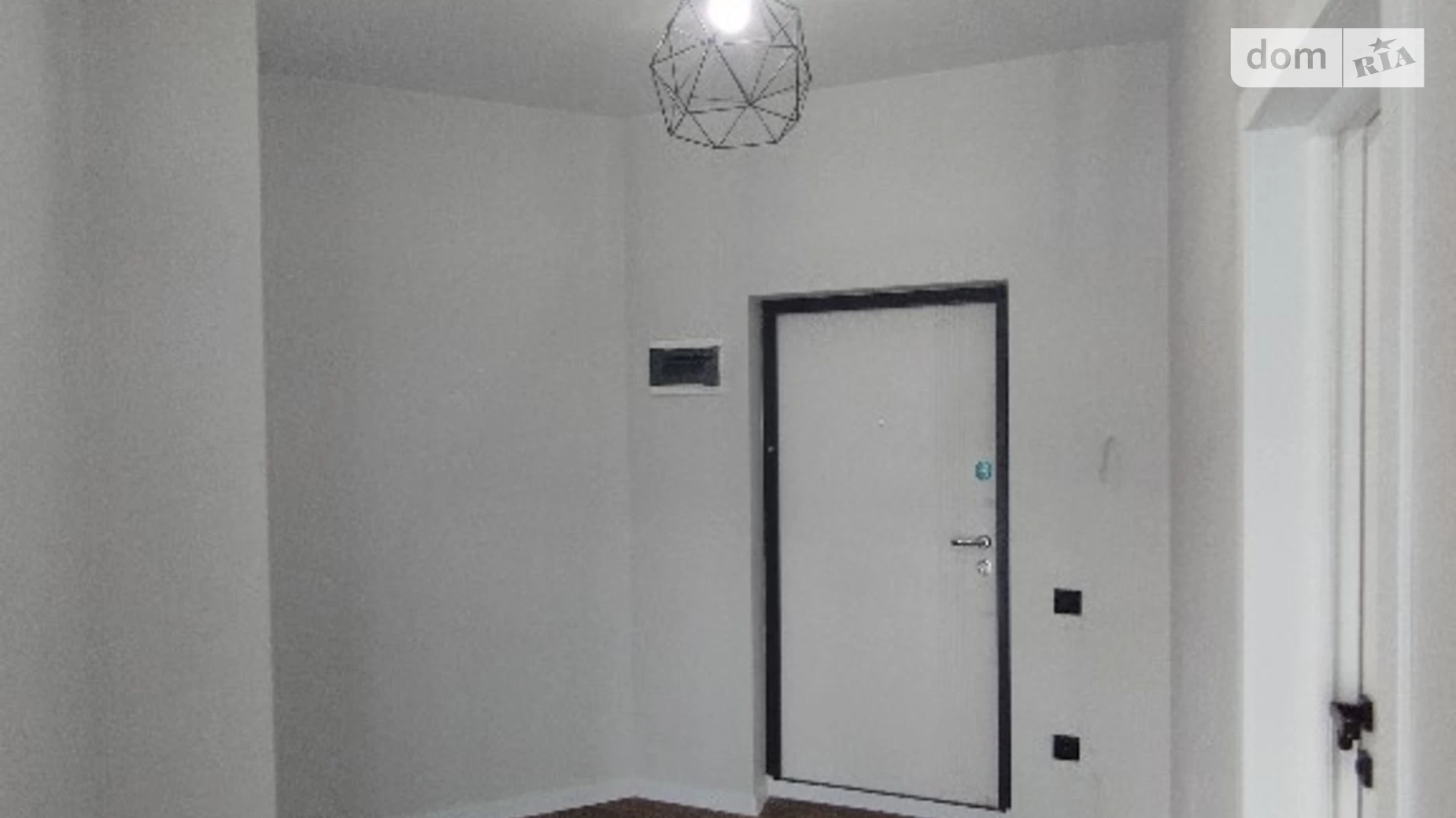 Продается 1-комнатная квартира 50 кв. м в Ужгороде, ул. Собранецкая