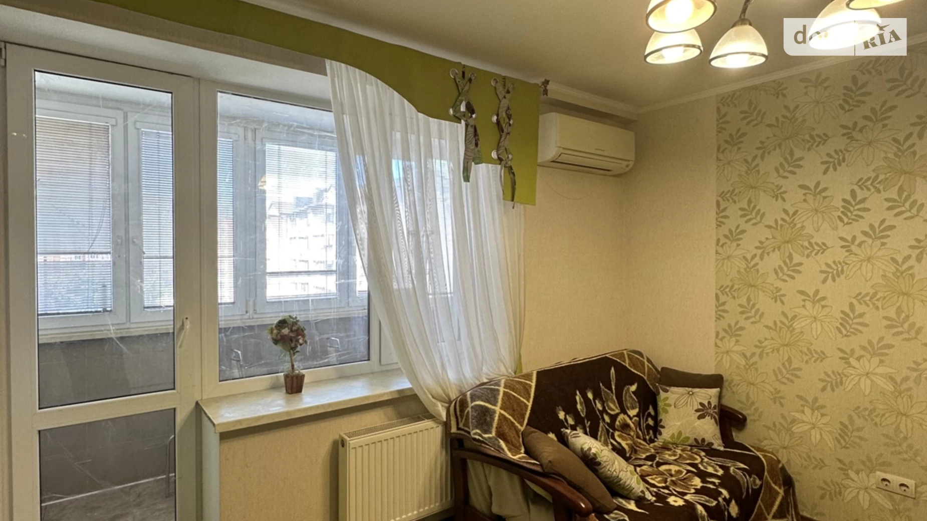 Продается 2-комнатная квартира 68 кв. м в Черноморске, ул. Парусная