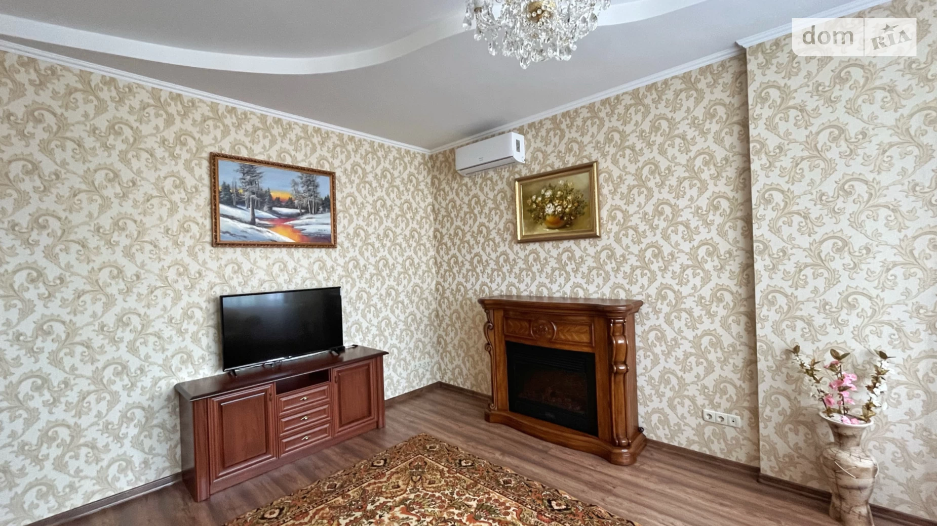 Продається 2-кімнатна квартира 61 кв. м у Одесі, вул. Середня