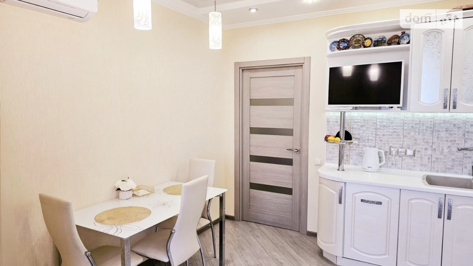 Продается 2-комнатная квартира 68 кв. м в Виннице, ул. Марии Примаченко(Покрышкина), 8Г