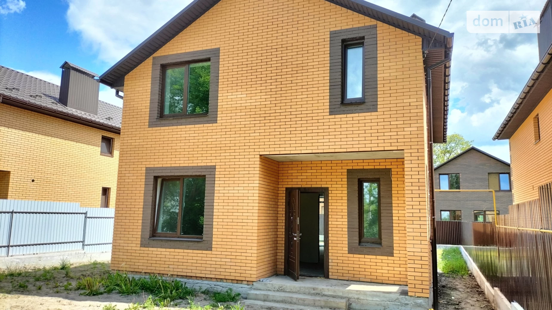 Продается дом на 2 этажа 125 кв. м с бассейном, цена: 92000 $ - фото 2