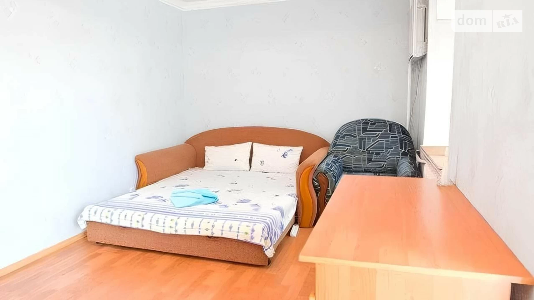 Продается 1-комнатная квартира 34 кв. м в Киеве, ул. Почайнинская, 64