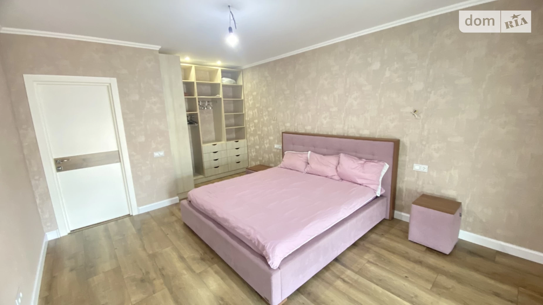Продается 2-комнатная квартира 70 кв. м в Николаеве, ул. Озерная