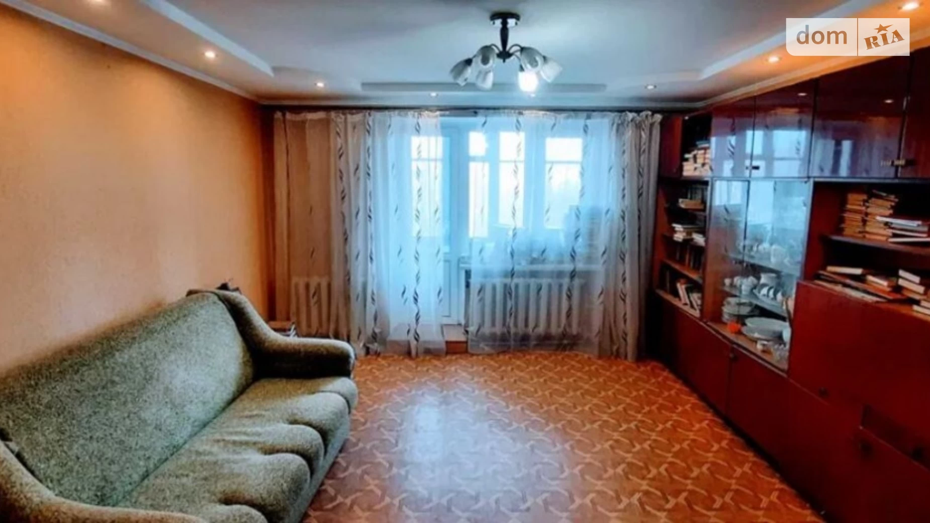 Продается 3-комнатная квартира 63 кв. м в Одессе, ул. Махачкалинская