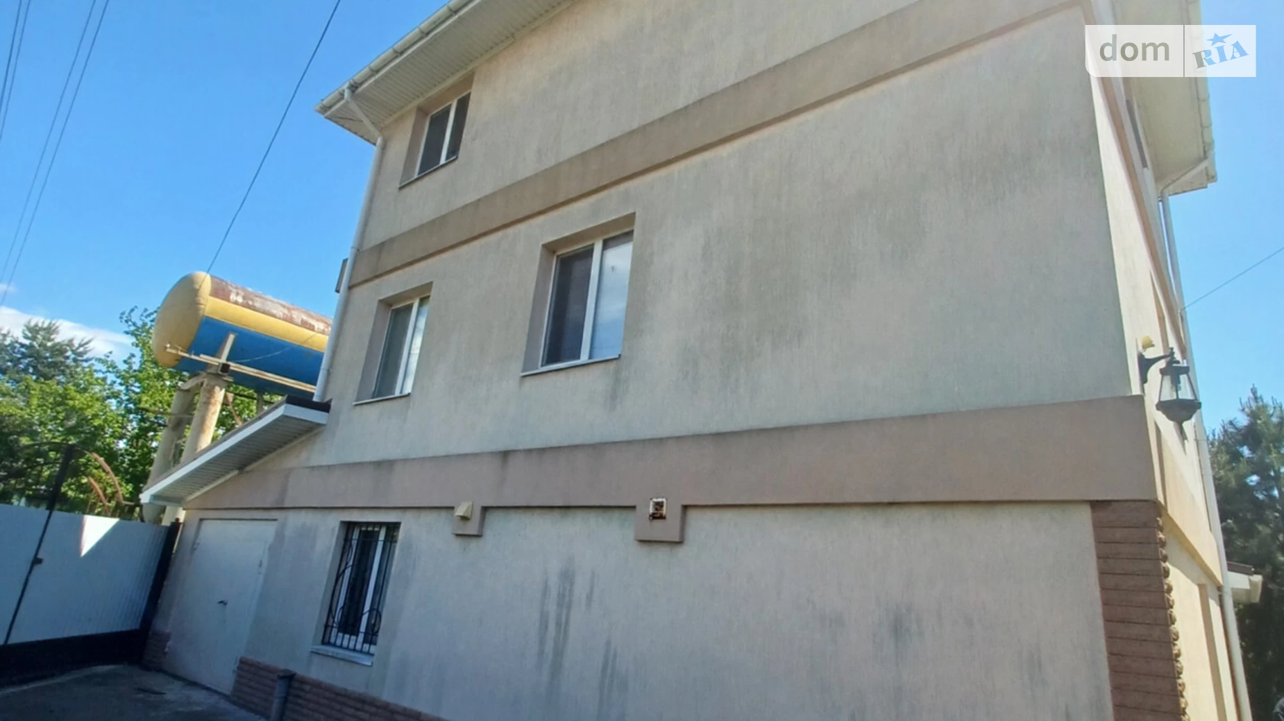 Продается дом на 3 этажа 238 кв. м с террасой, ул. Партизанская