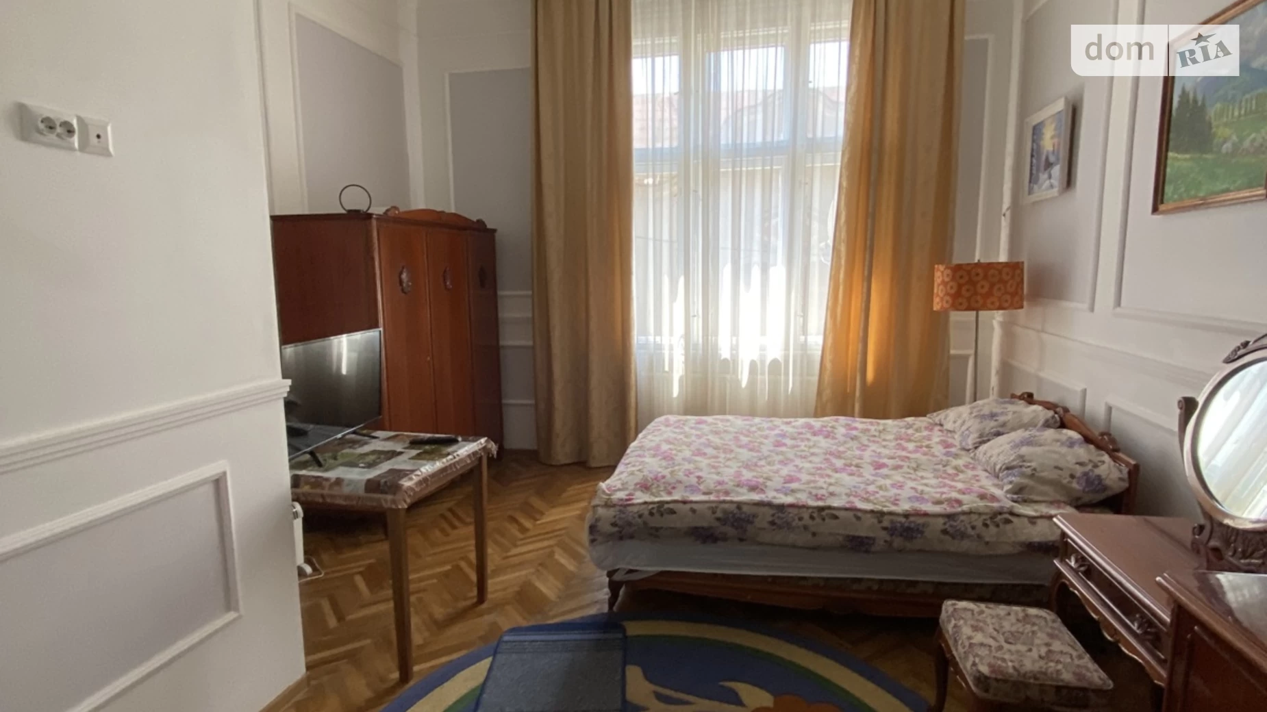 Продается 3-комнатная квартира 95 кв. м в Ужгороде, ул. Духновича