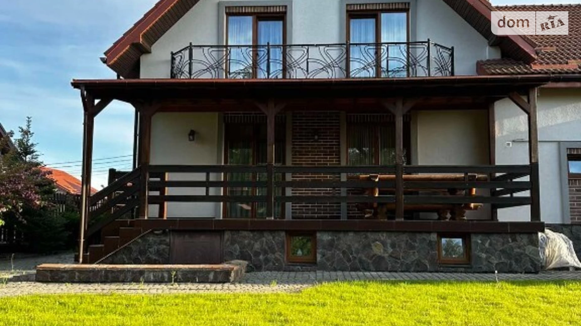Продается дом на 2 этажа 230 кв. м с садом, ул. Львовская(Львівська)
