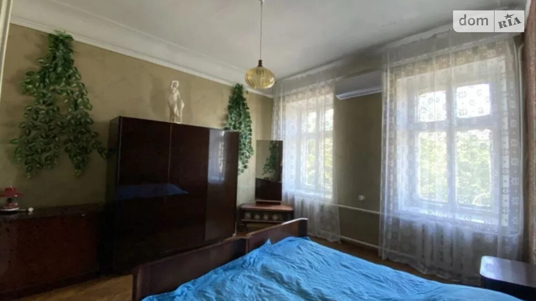 Продається 2-кімнатна квартира 34 кв. м у Одесі, вул. Приморська