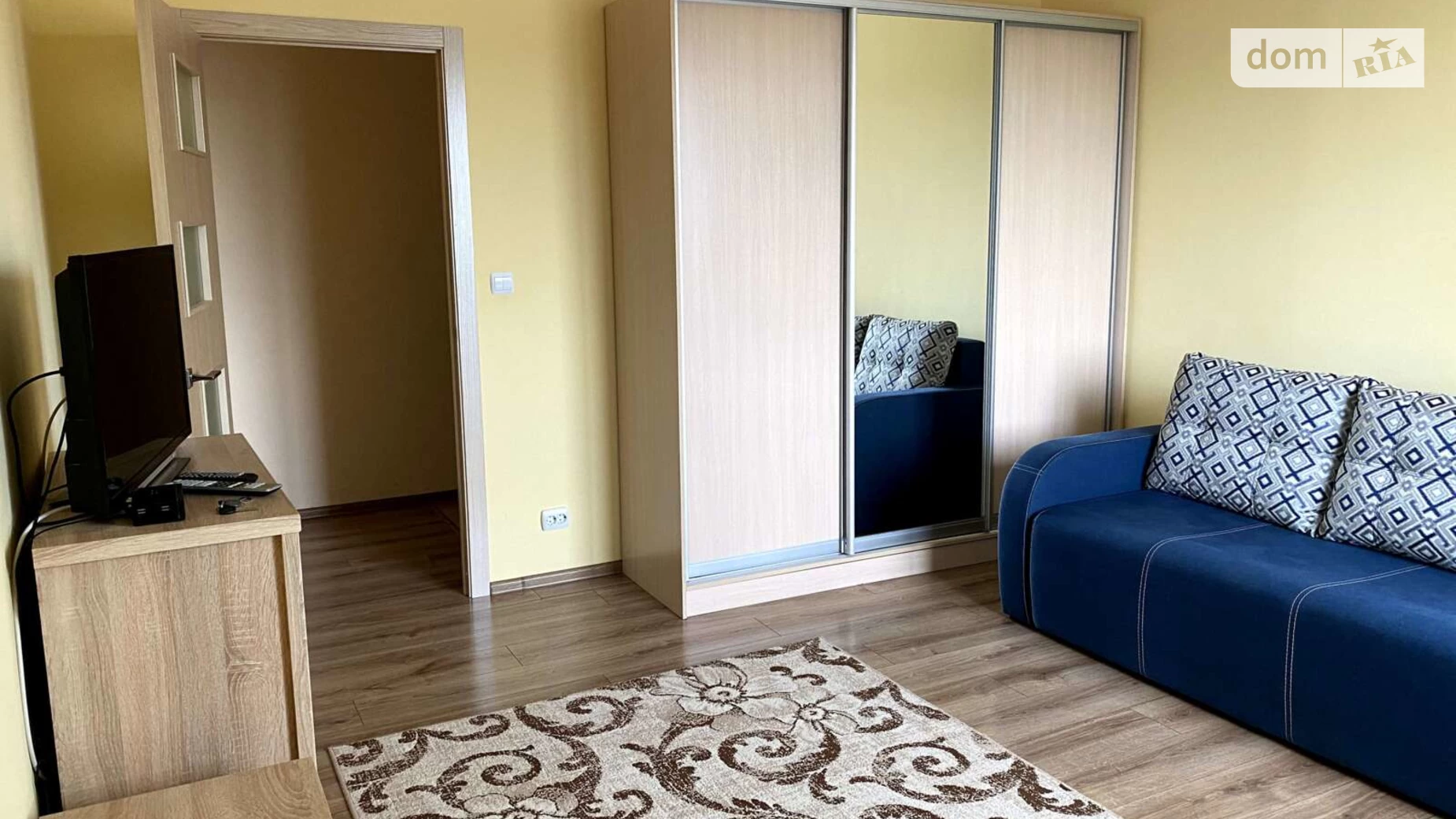Продается 1-комнатная квартира 39 кв. м в Ужгороде, ул. Добрянского
