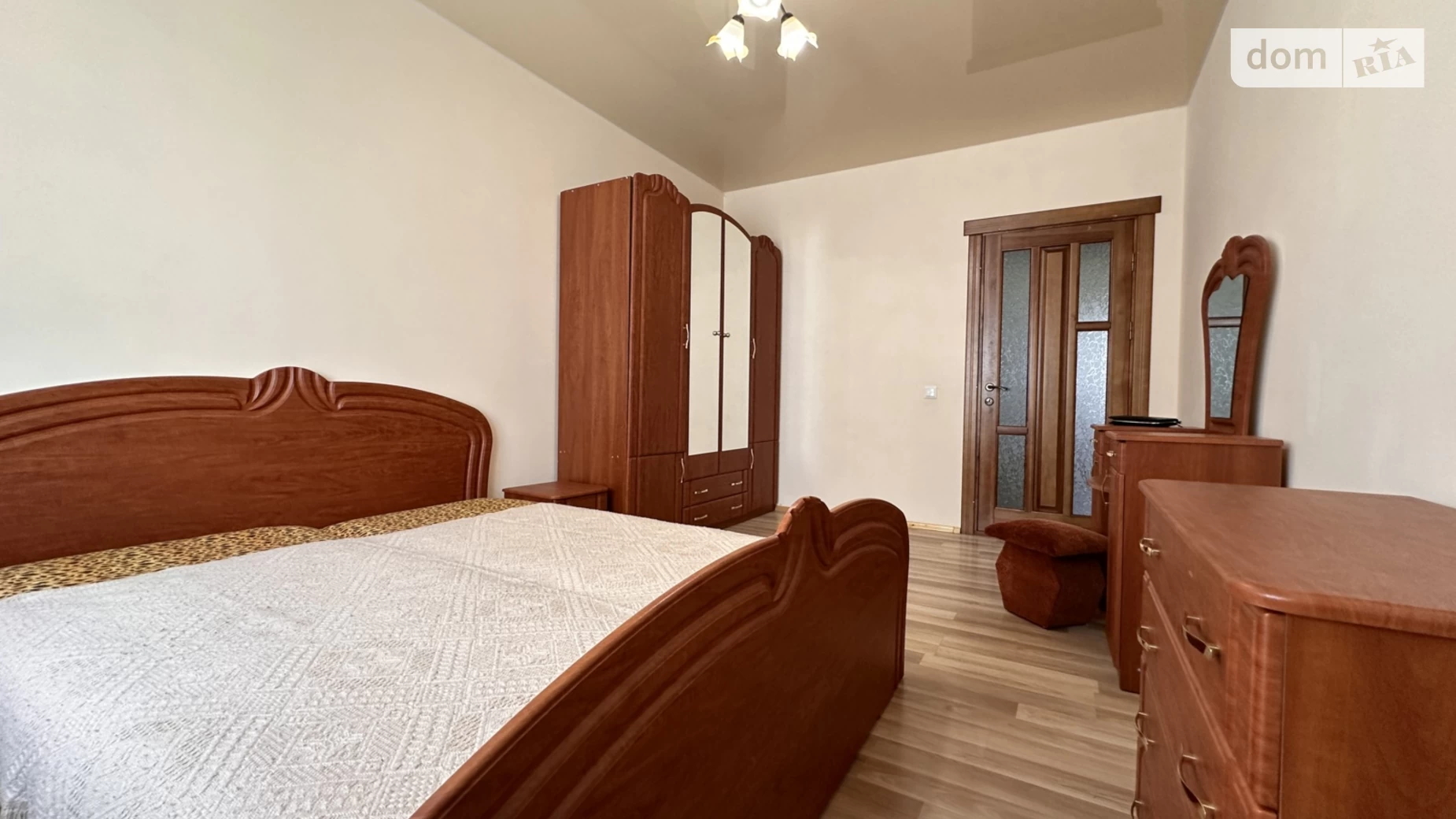 Продается 2-комнатная квартира 61.4 кв. м в Ивано-Франковске, ул. Стуса Василия, 30Б