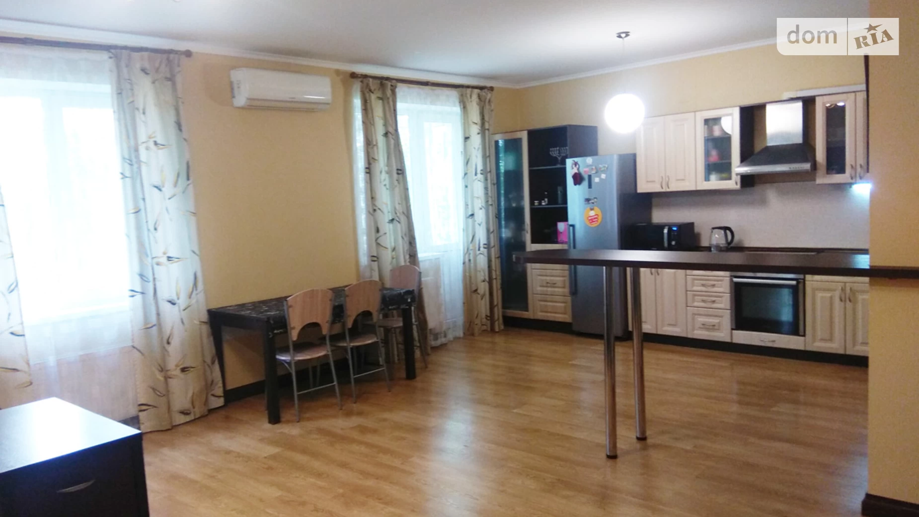 Продається 2-кімнатна квартира 85.6 кв. м у Чубинське, ул. Яблунева, 4