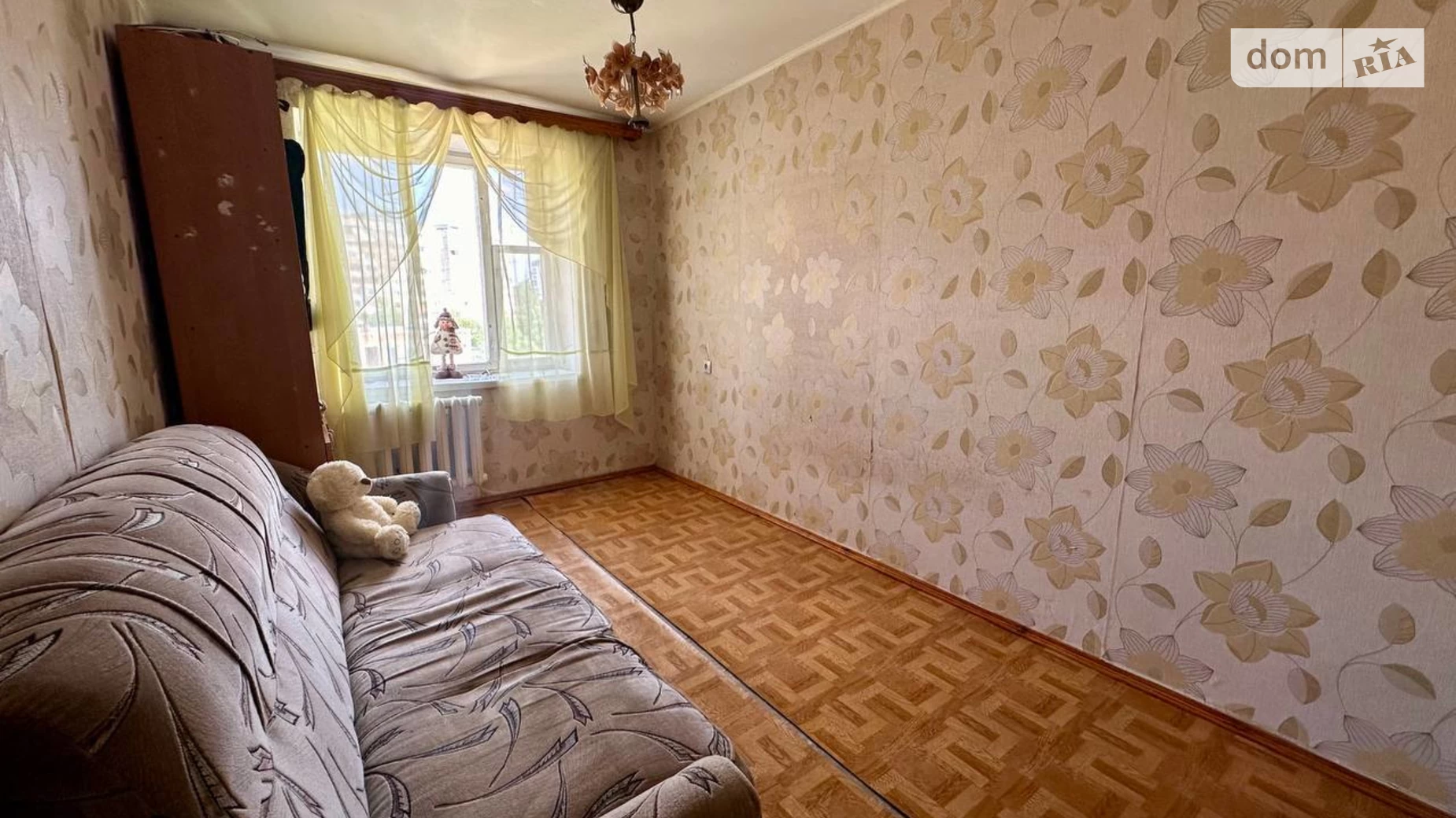 Продается 2-комнатная квартира 49 кв. м в Ровно, ул. Коновальца Евгения, 22