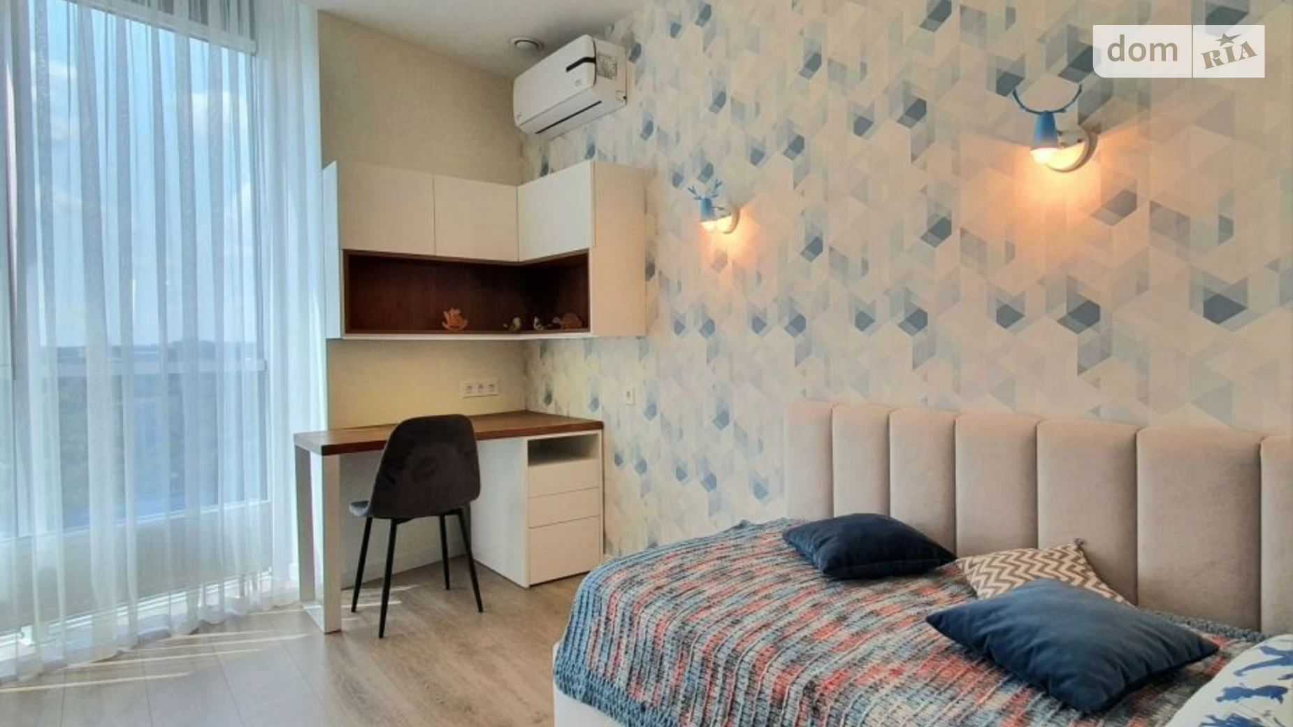 Продается 4-комнатная квартира 120 кв. м в Днепре, ул. Симферопольская, 2А