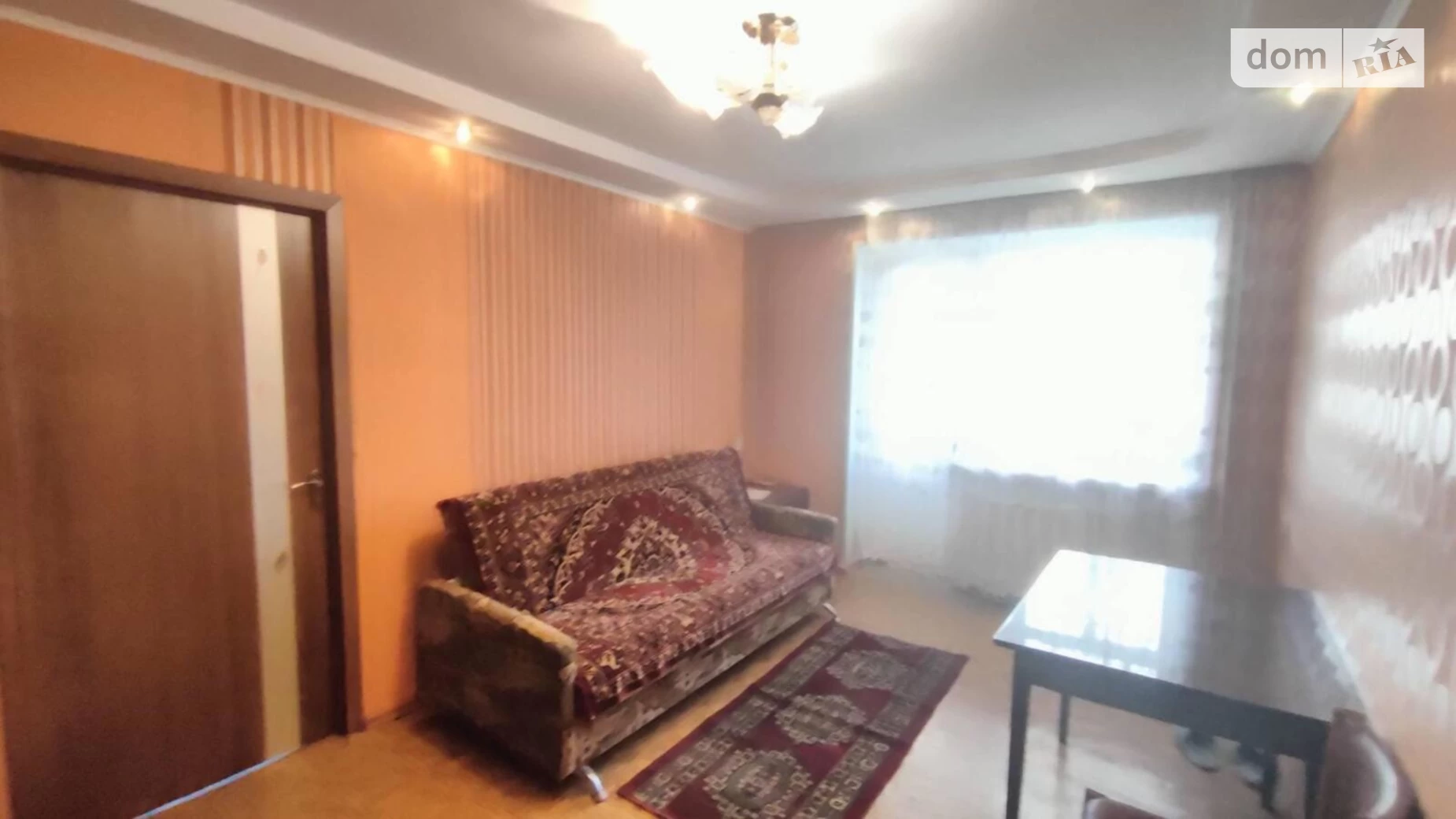Продається 2-кімнатна квартира 42.4 кв. м у Одесі, просп. Добровольського