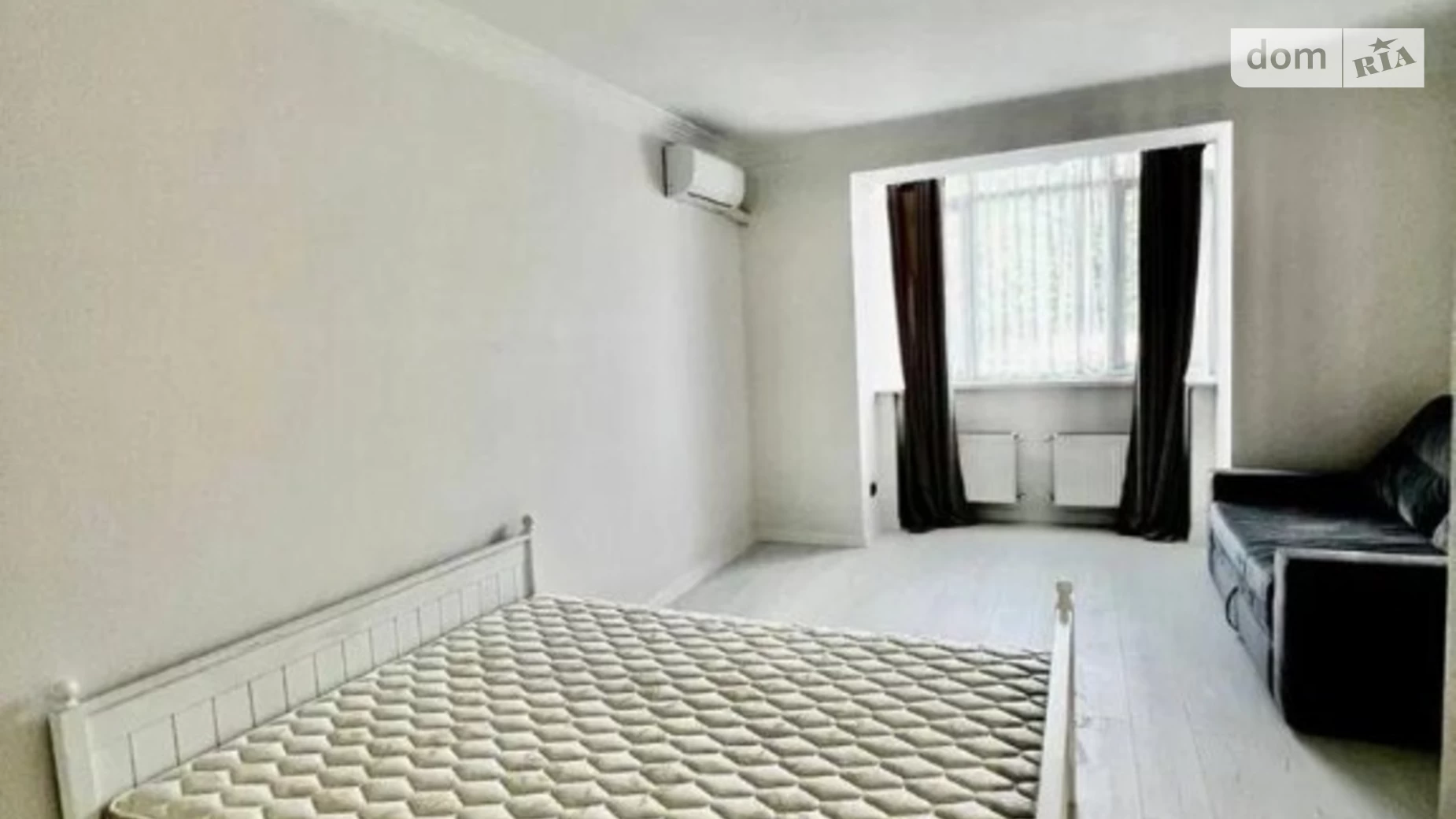 Продается 1-комнатная квартира 45 кв. м в Львове, ул. Княгини Ольги
