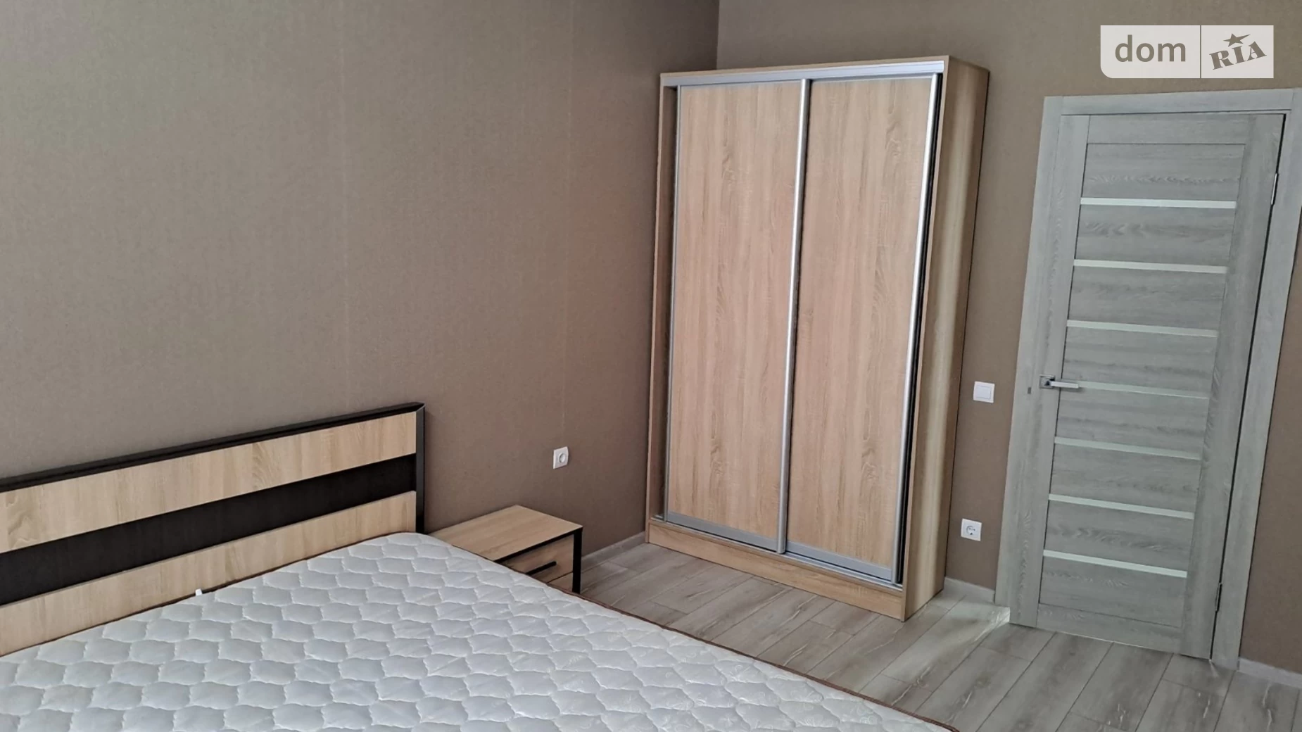 Продается 1-комнатная квартира 36 кв. м в Ужгороде, ул. Гленца, 14 - фото 2