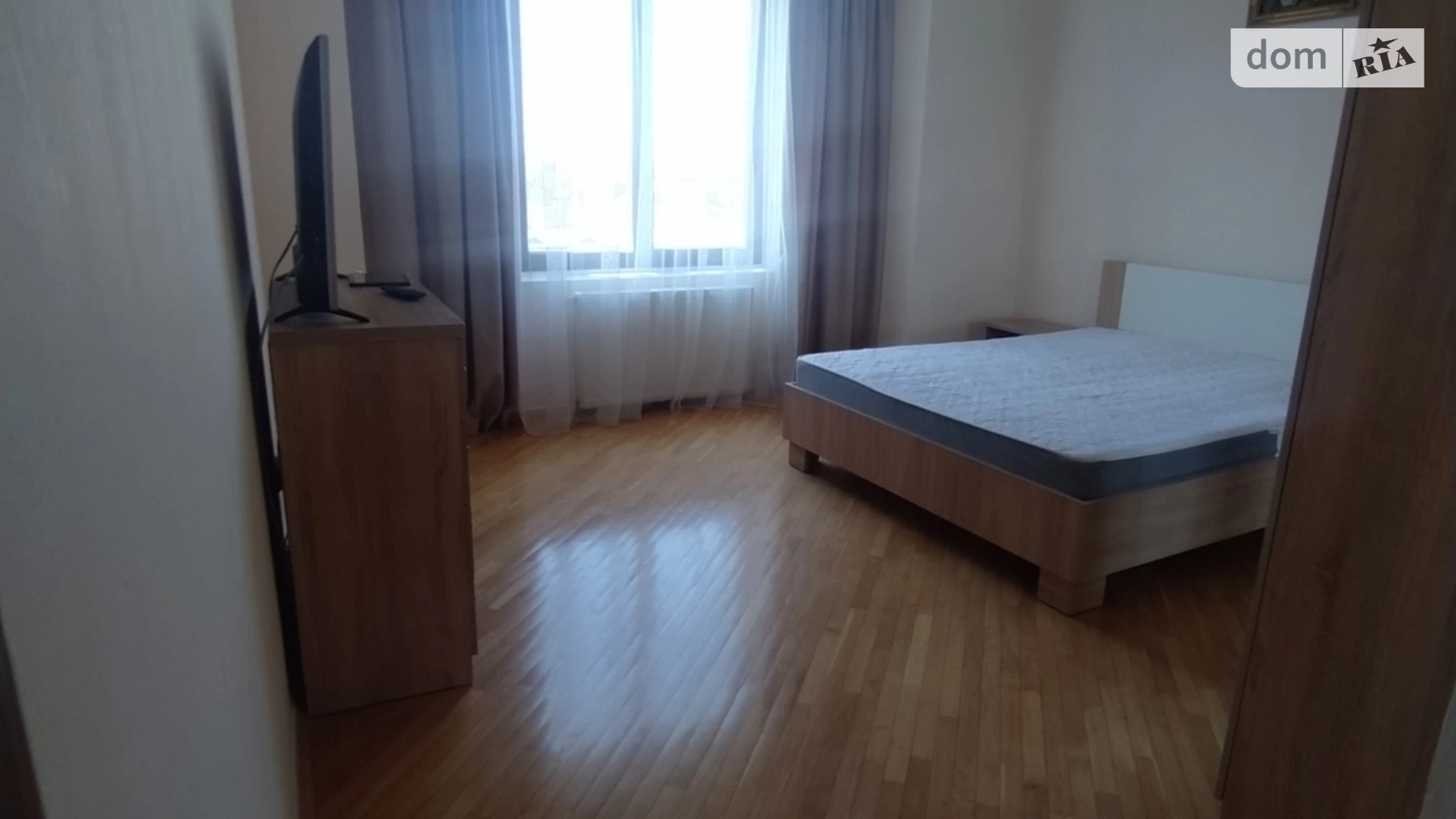 Продається 4-кімнатна квартира 116 кв. м у Івано-Франківську