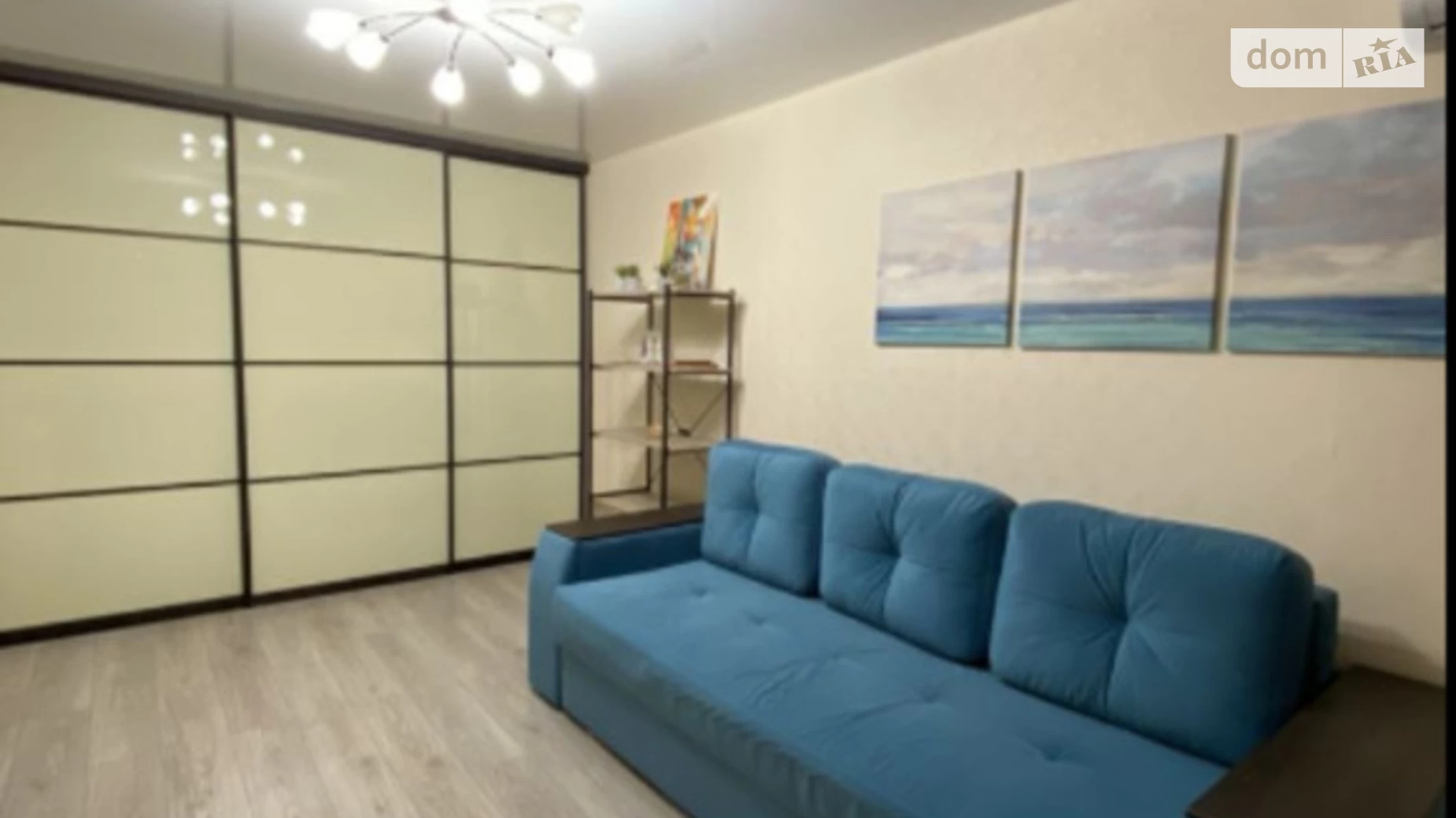 Продается 2-комнатная квартира 45.5 кв. м в Днепре, ул. Малиновского Маршала