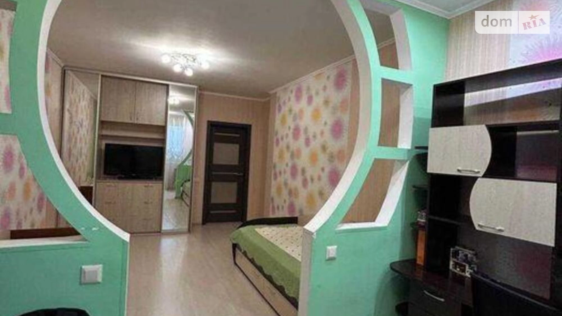 Продается 2-комнатная квартира 83 кв. м в Киеве, просп. Алишера Навои, 69
