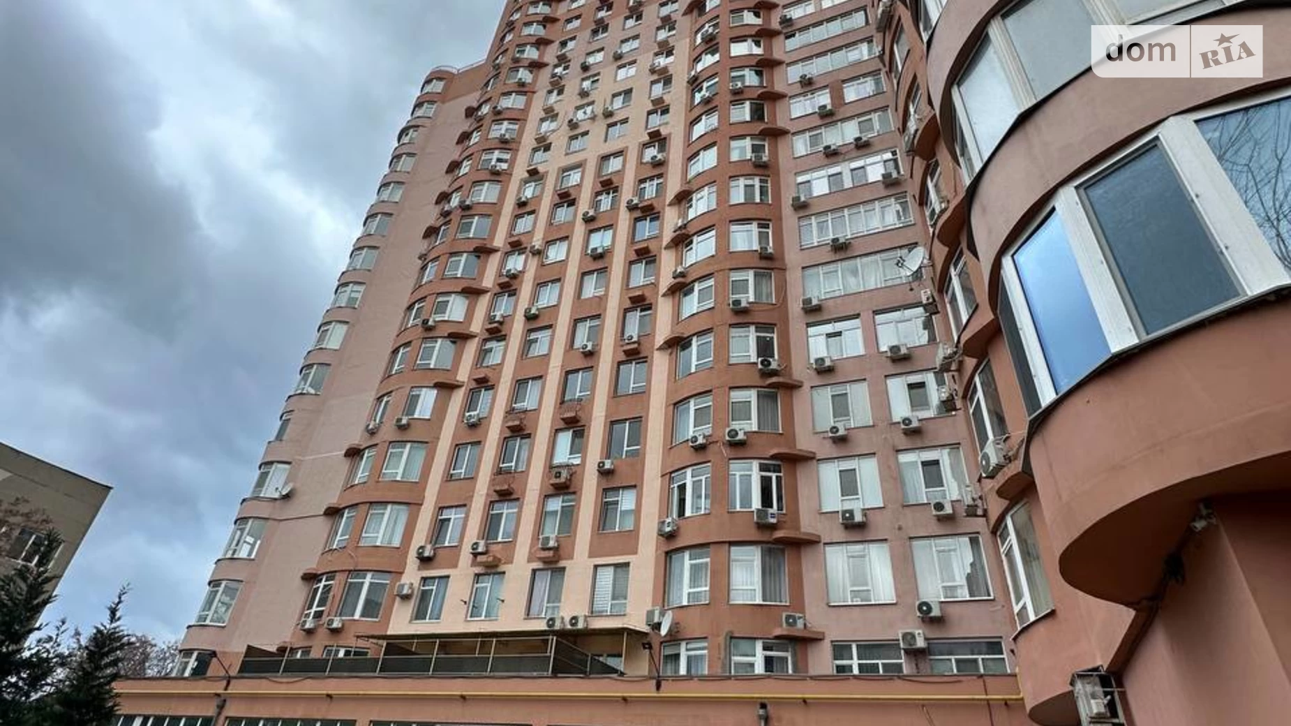 Продается 3-комнатная квартира 89.5 кв. м в Одессе, ул. Макаренко, 2А