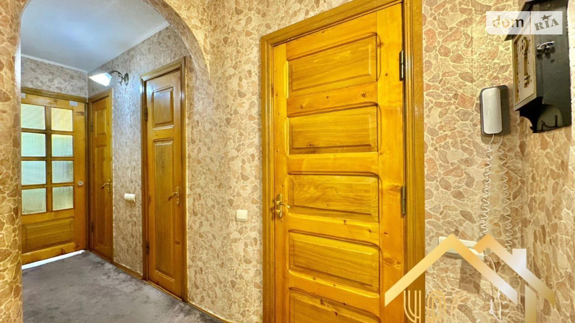 Продается 3-комнатная квартира 73.1 кв. м в Киеве, ул. Клавдиевская, 36