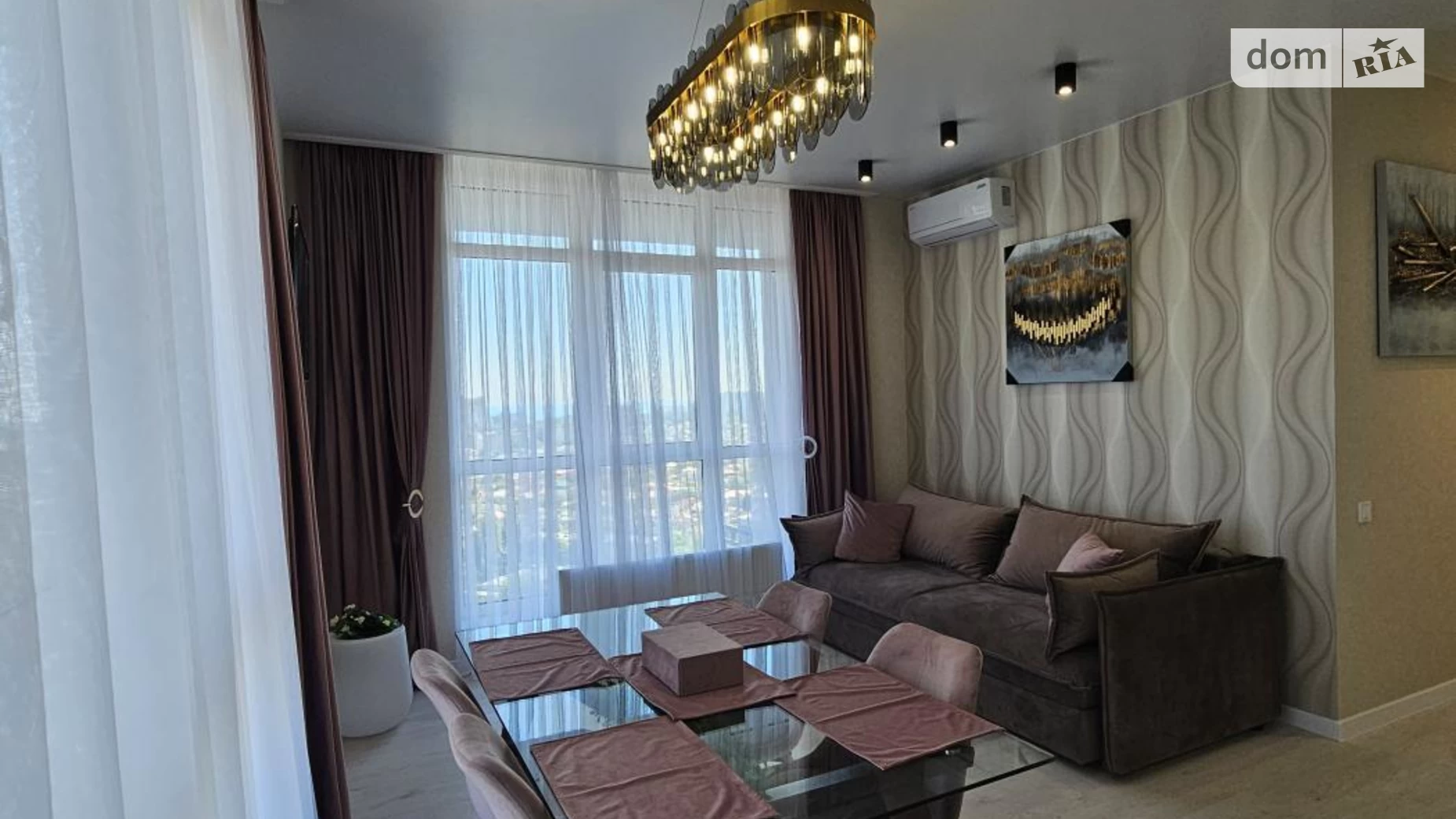 Продается 2-комнатная квартира 65 кв. м в Одессе, ул. Академика Филатова, 2 корпус 2