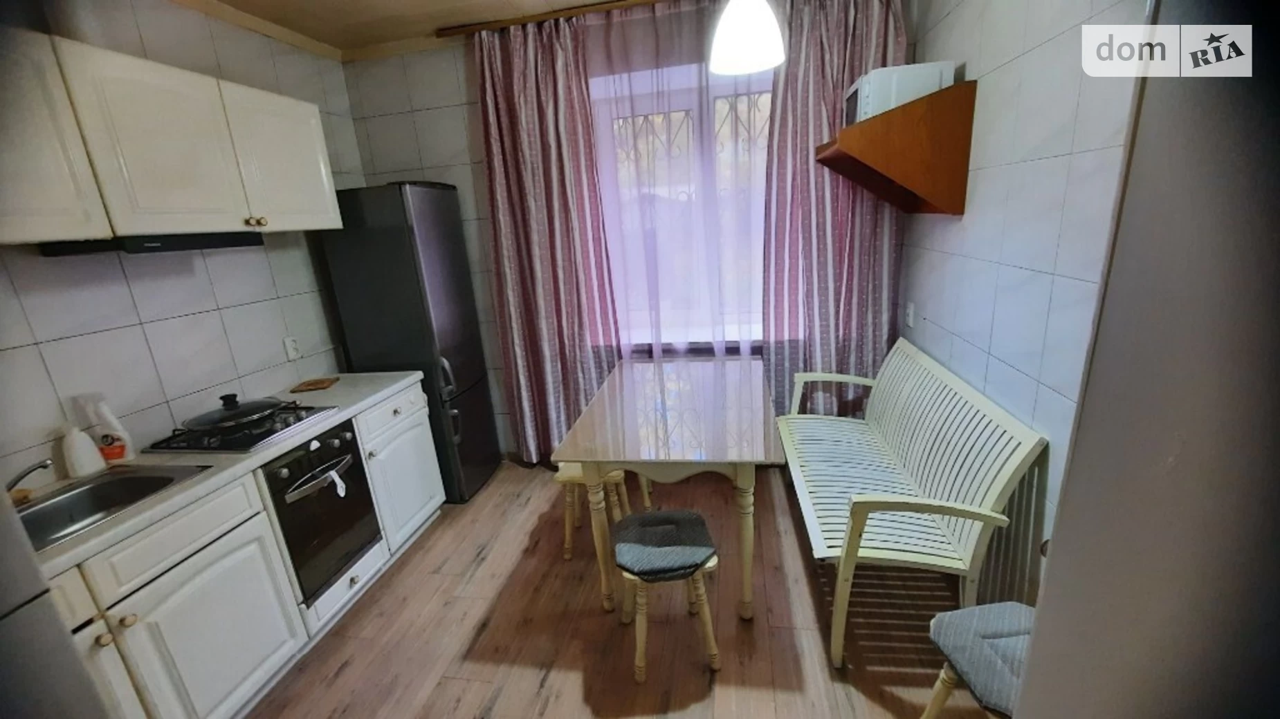 Продается 2-комнатная квартира 54 кв. м в Днепре, ул. Мозолевского Бориса