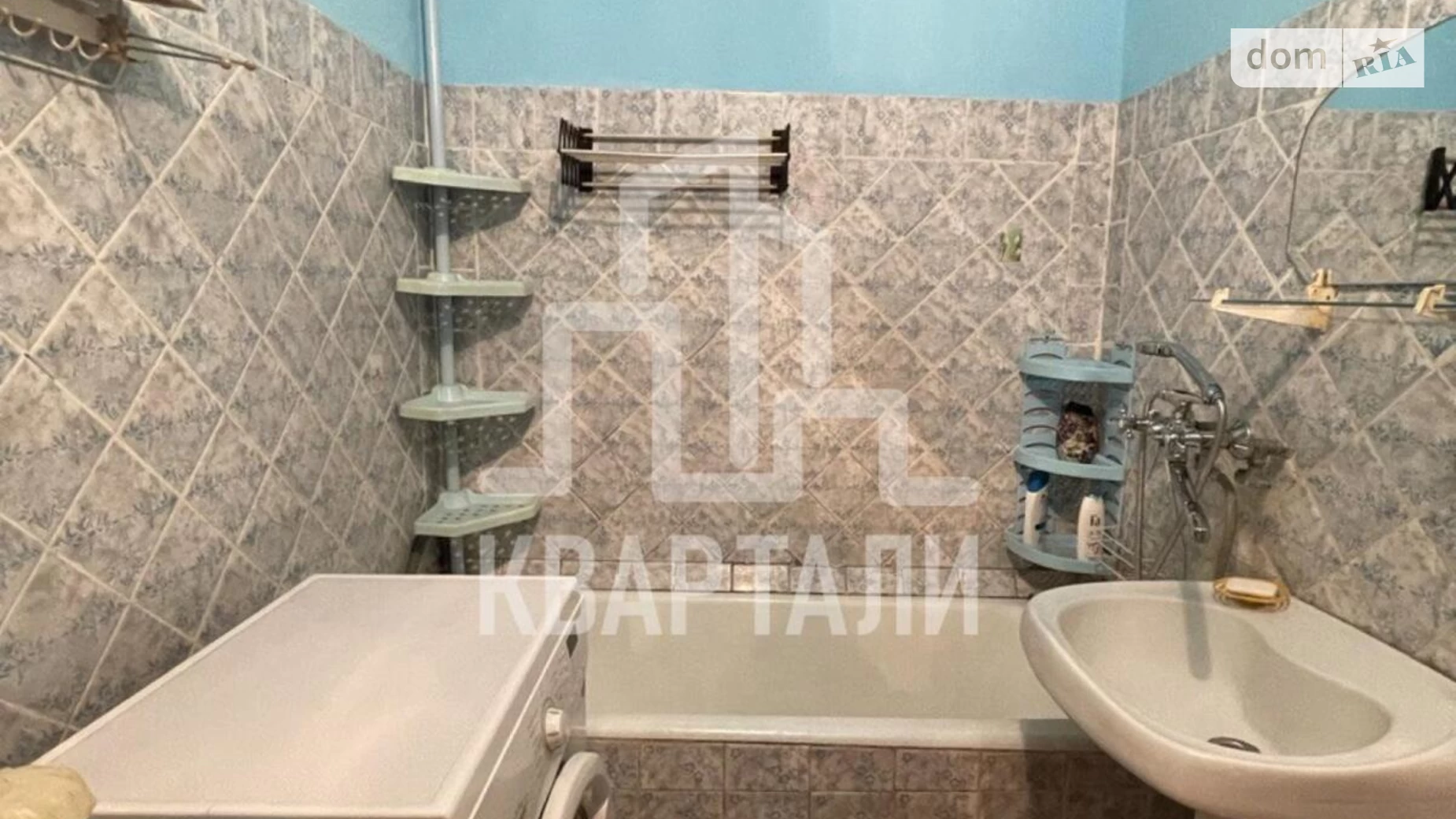 Продается 2-комнатная квартира 56 кв. м в Киеве, ул. Бориспольская, 34