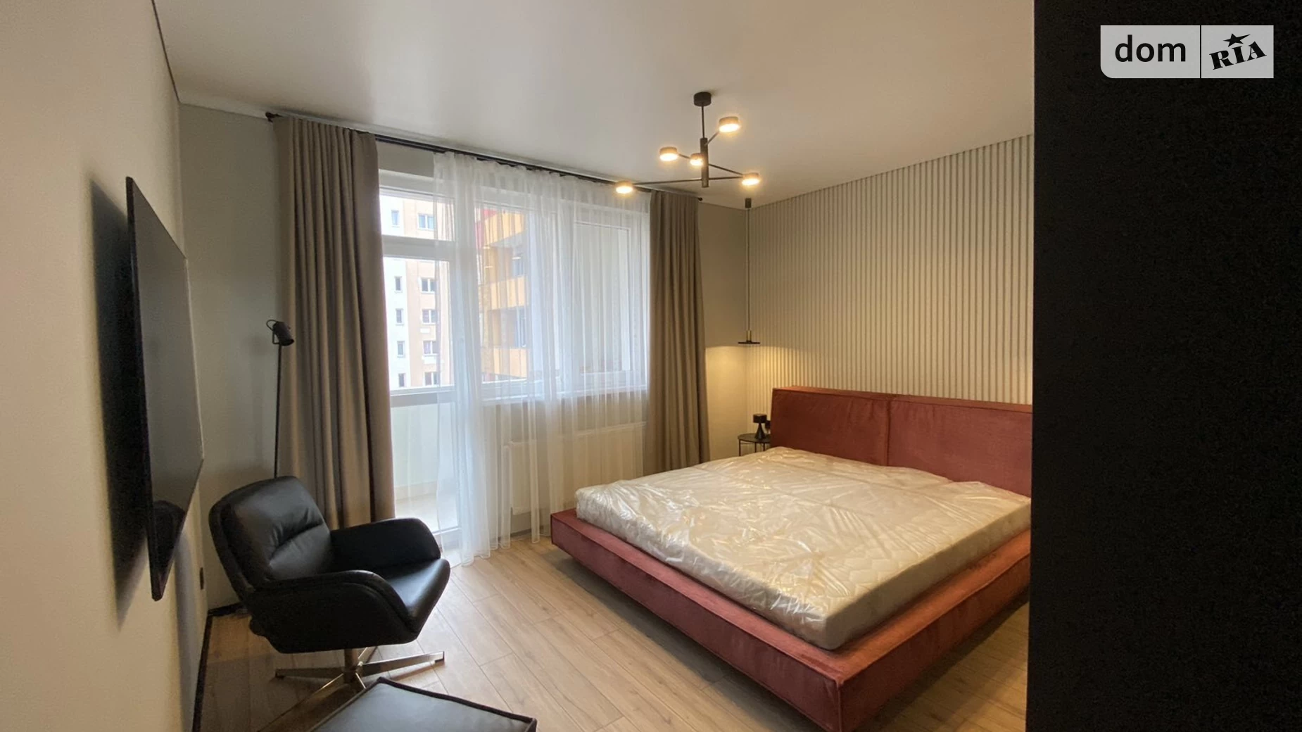 Продается 2-комнатная квартира 72 кв. м в Львове