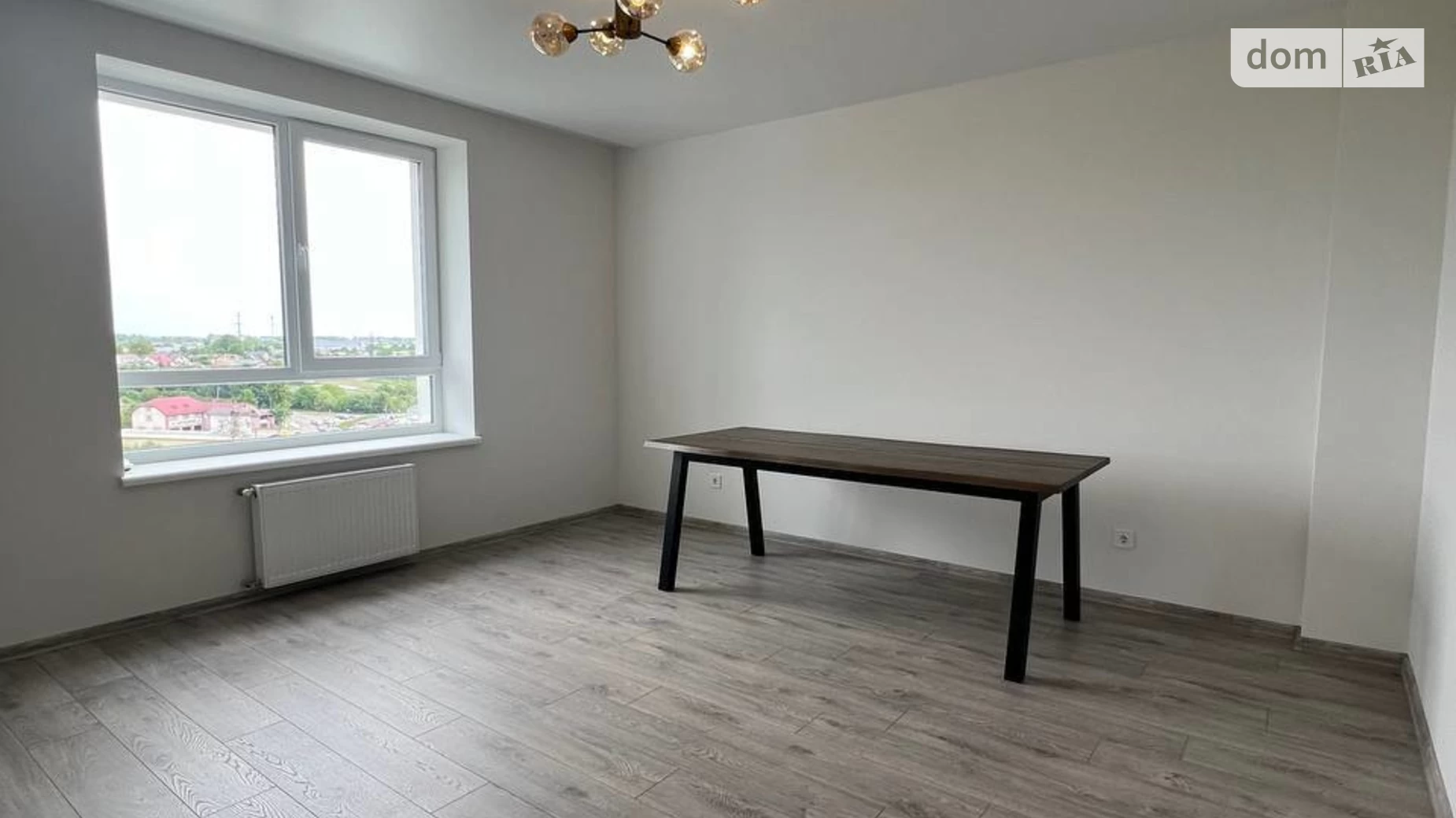 Продается 4-комнатная квартира 130 кв. м в Львове, ул. Хмельницкого Богдана
