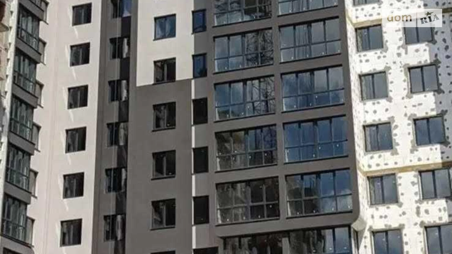 Продается 1-комнатная квартира 44 кв. м в Львове, ул. Роксоляны, 63