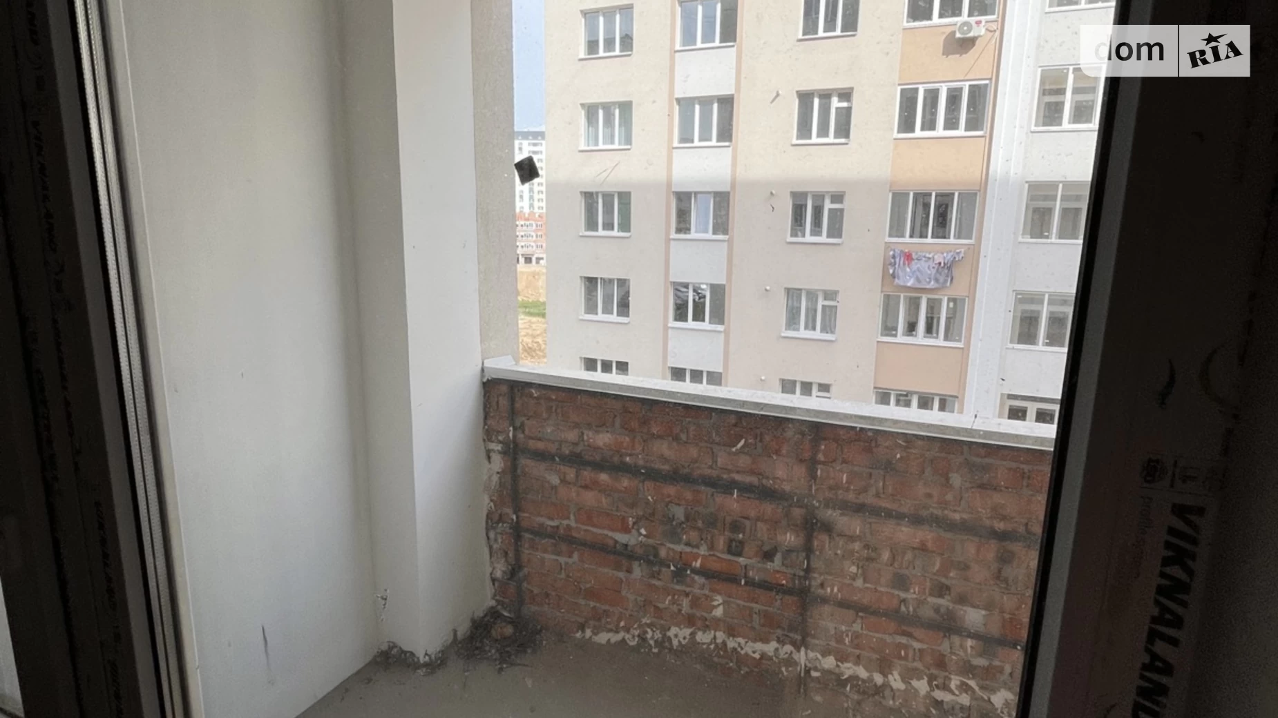 Продается 2-комнатная квартира 66.5 кв. м в Хмельницком, ул. Кармелюка, 3/3 - фото 2