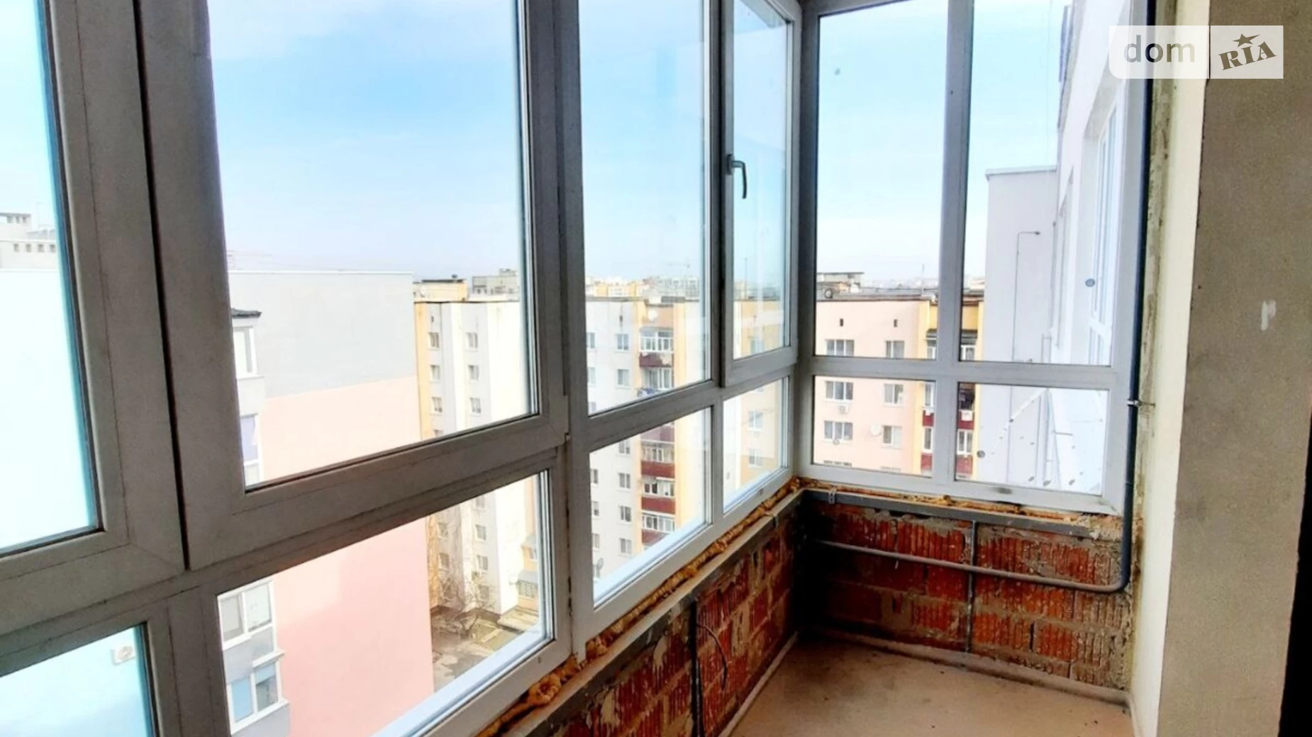 Продается 1-комнатная квартира 39.4 кв. м в Ровно, ул. Гурия Бухала