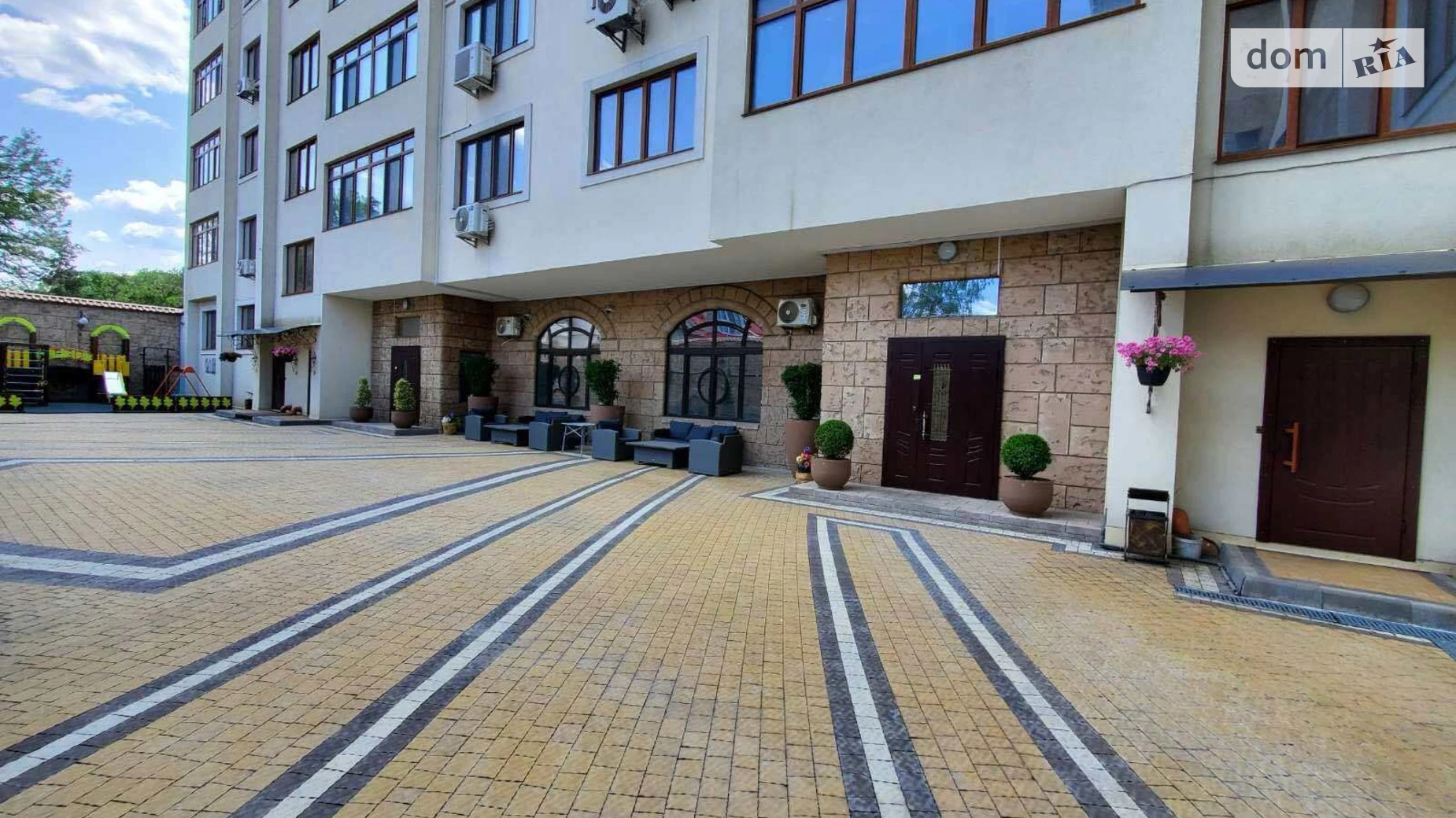 Продается 3-комнатная квартира 138 кв. м в Николаеве, ул. Дунаева, 34Б