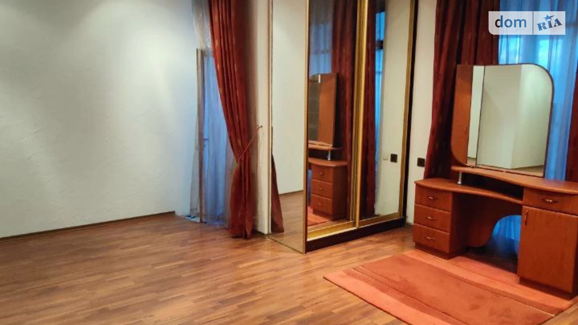 Продается 3-комнатная квартира 135 кв. м в Одессе, Фонтанская дор.
