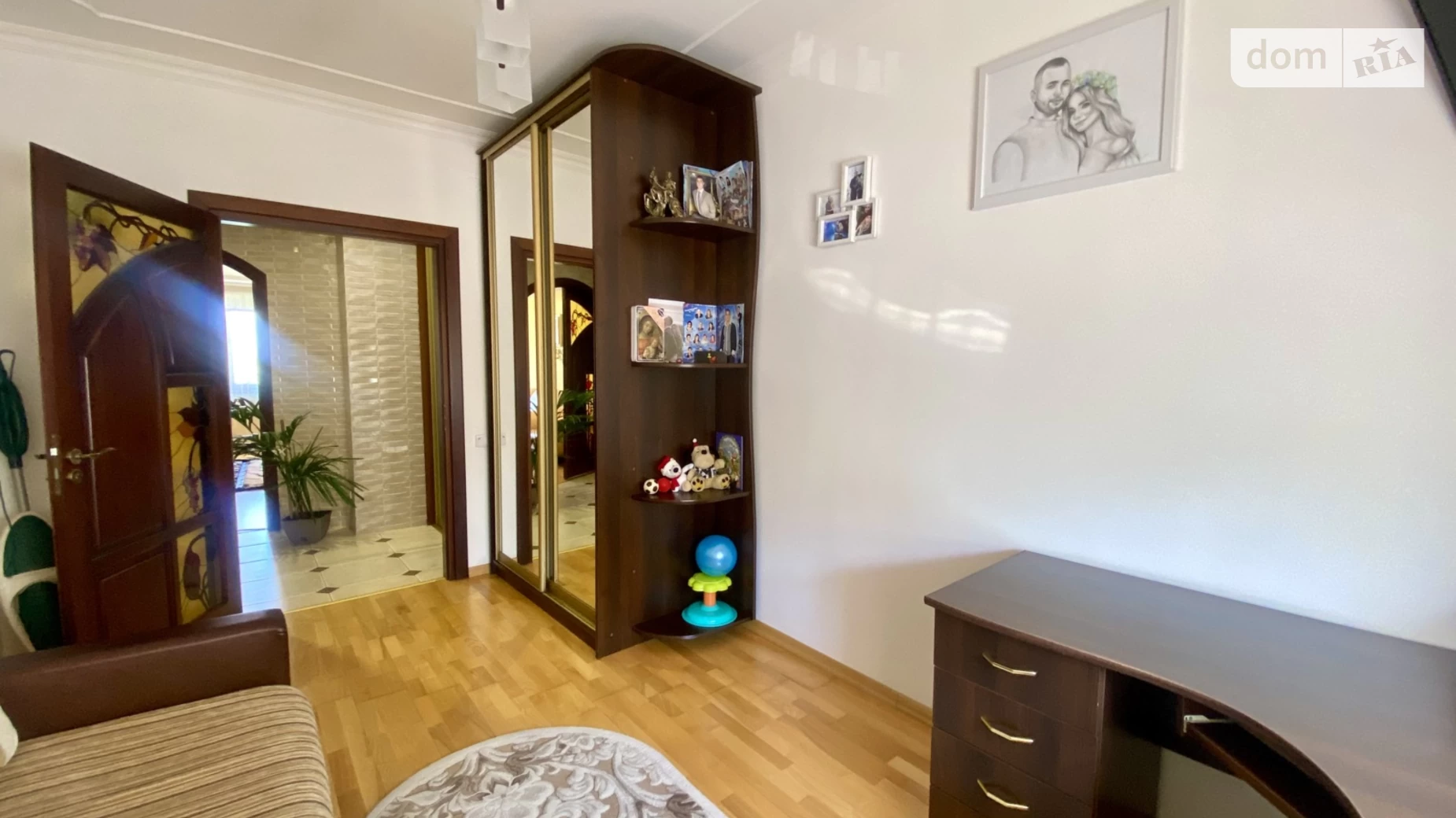 Продается 3-комнатная квартира 80 кв. м в Львове, ул. Роксоляны
