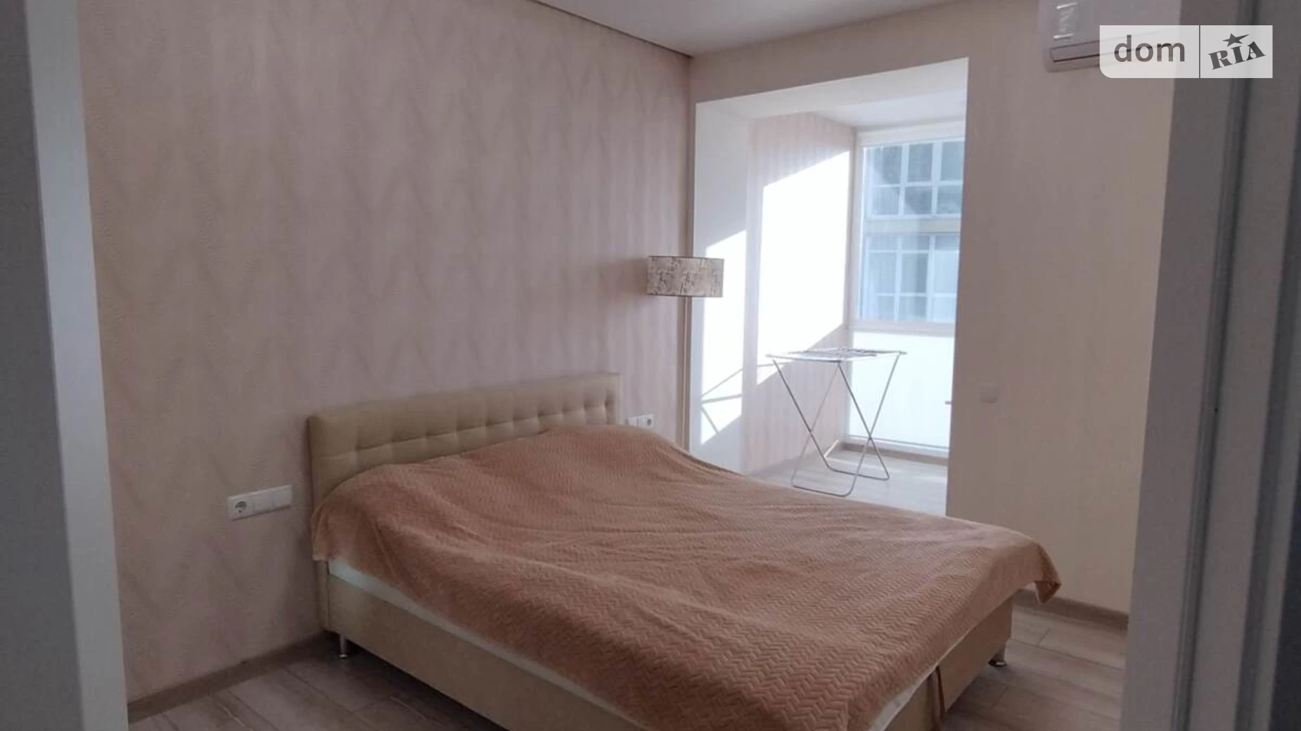 Продается 1-комнатная квартира 44 кв. м в Днепре, ул. Мандрыковская, 51Л корпус 4