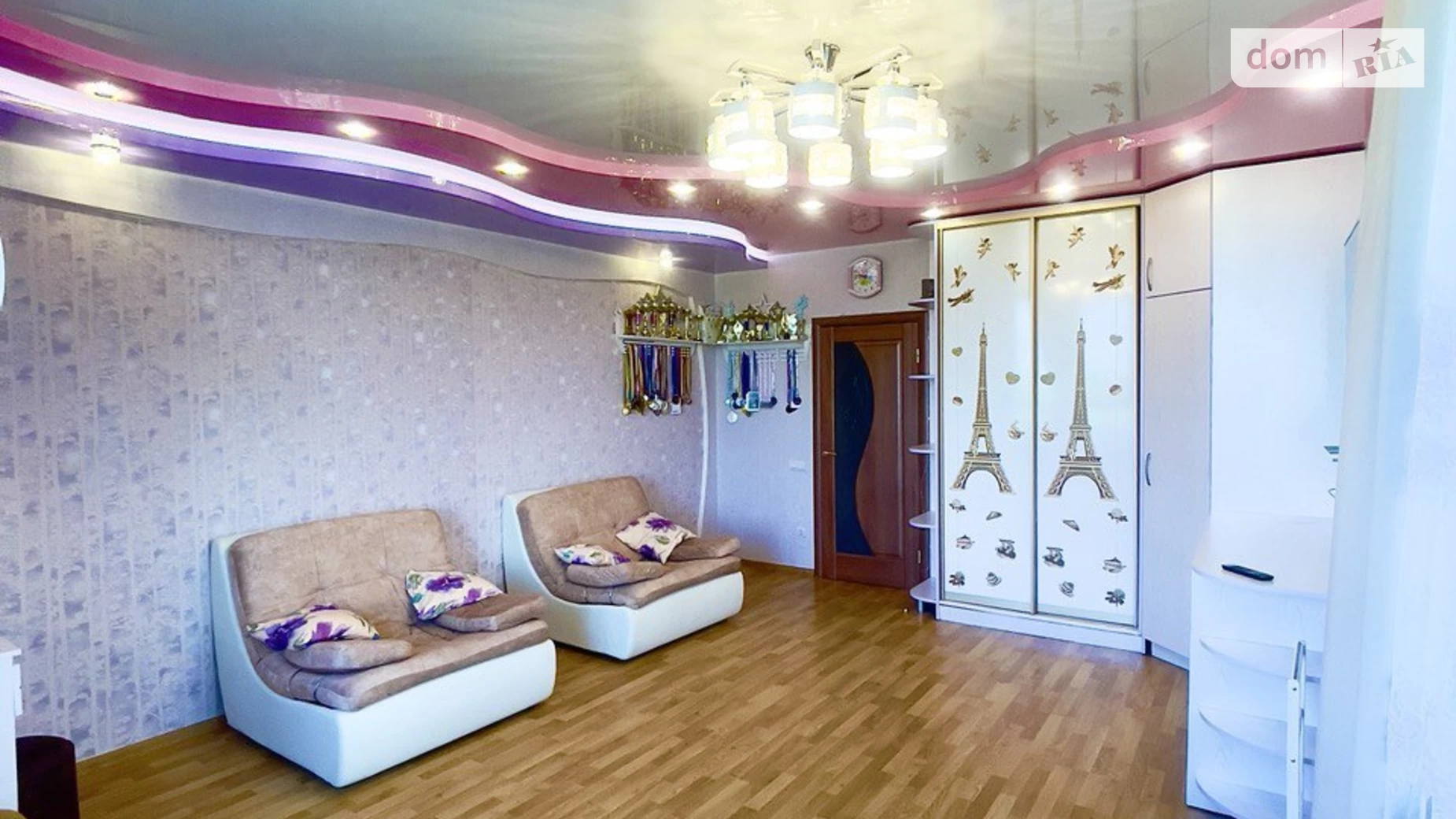 Продается 3-комнатная квартира 97 кв. м в Одессе, ул. Генерала Цветаева, 11