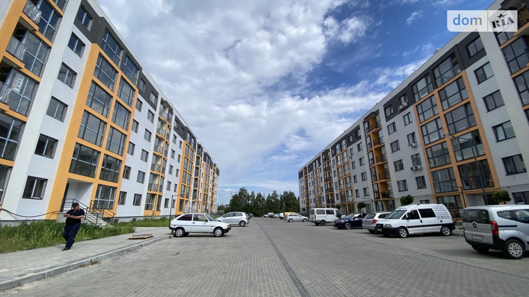 Продается 2-комнатная квартира 64 кв. м в Березиной, ул. Радужная