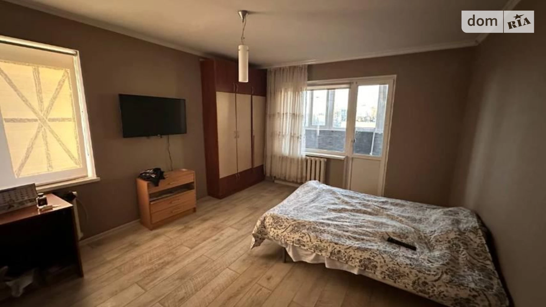 Продается 1-комнатная квартира 43 кв. м в Одессе, ул. Балковская, 36