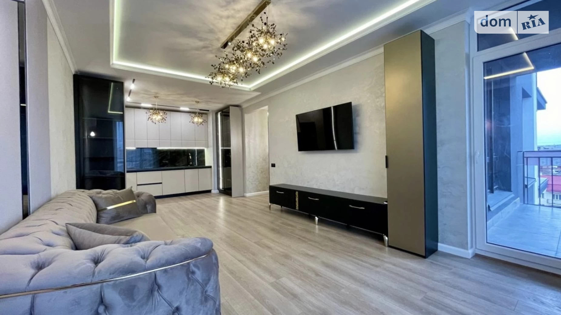 Продается 2-комнатная квартира 70 кв. м в Ивано-Франковске, ул. Коновальца Евгения, 35 - фото 3