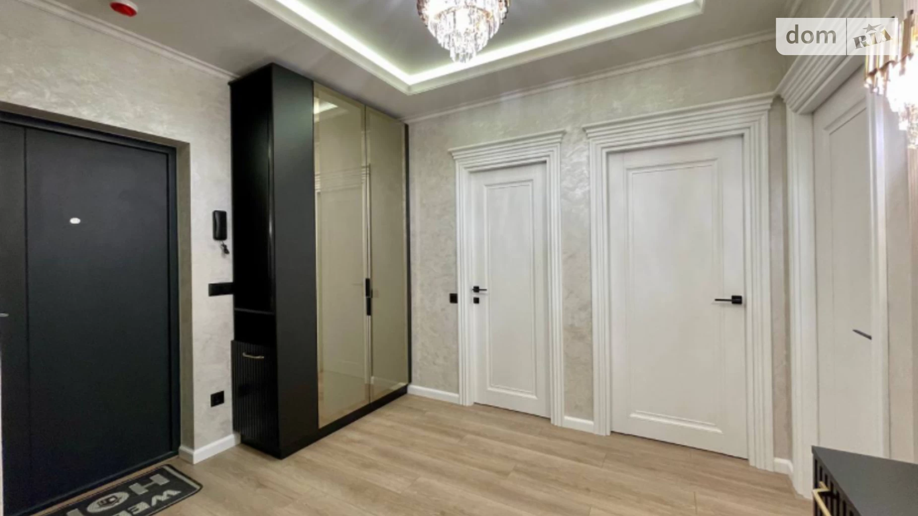 Продается 2-комнатная квартира 70 кв. м в Ивано-Франковске, ул. Коновальца Евгения, 35 - фото 4