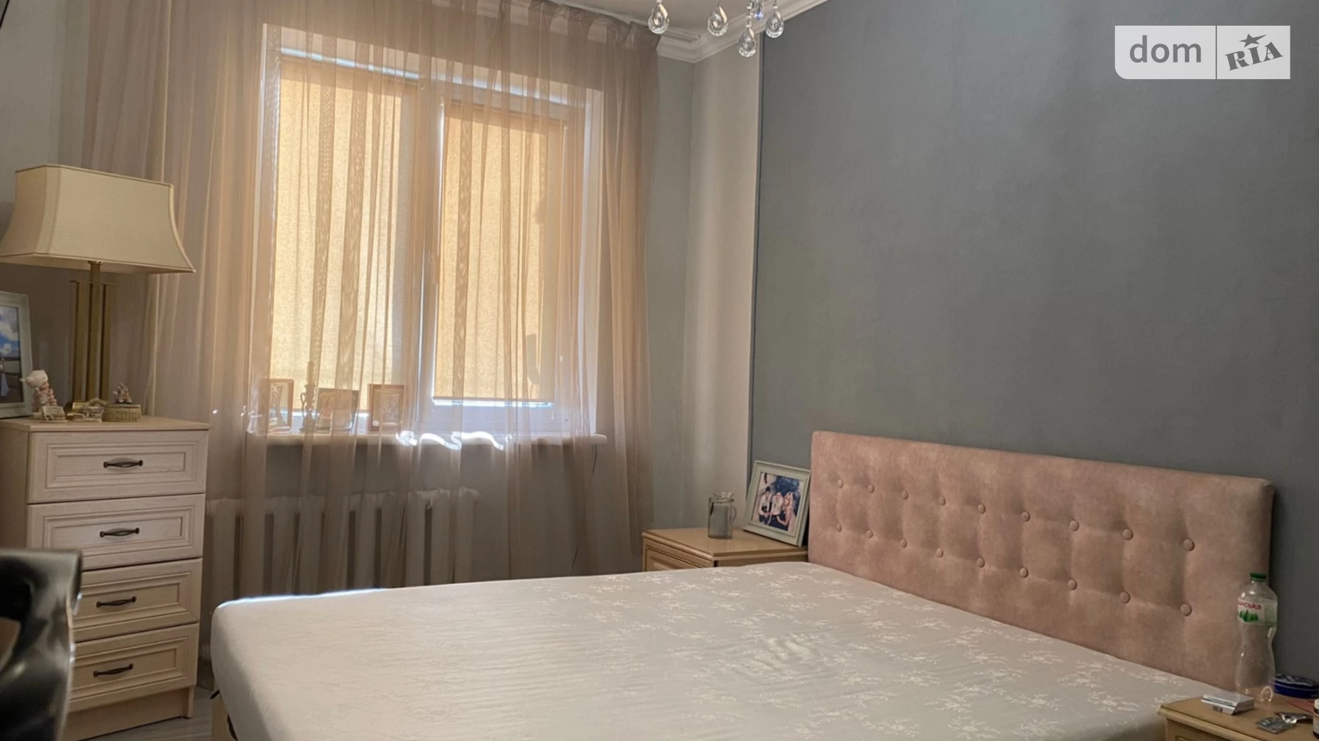 Продается 2-комнатная квартира 52 кв. м в Черновцах, ул. Воробкевича Сидора