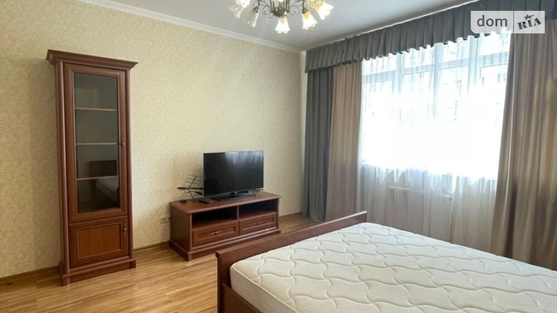 Продается 1-комнатная квартира 48 кв. м в Киеве, ул. Семьи Кульженков, 35 - фото 4